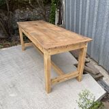 Farm table