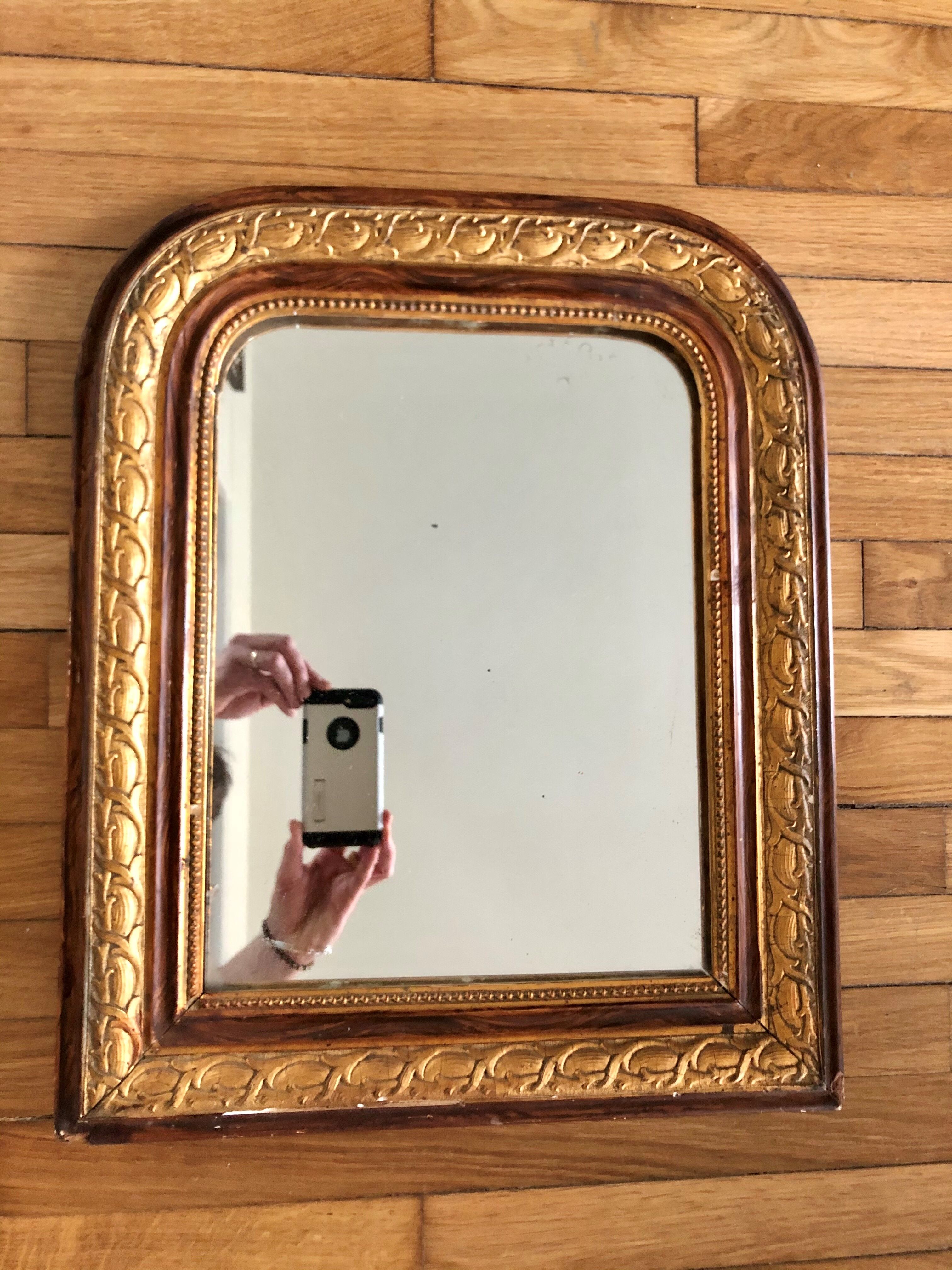 Miroir Louis Philippe en bois et stuc doré - 50x42cm