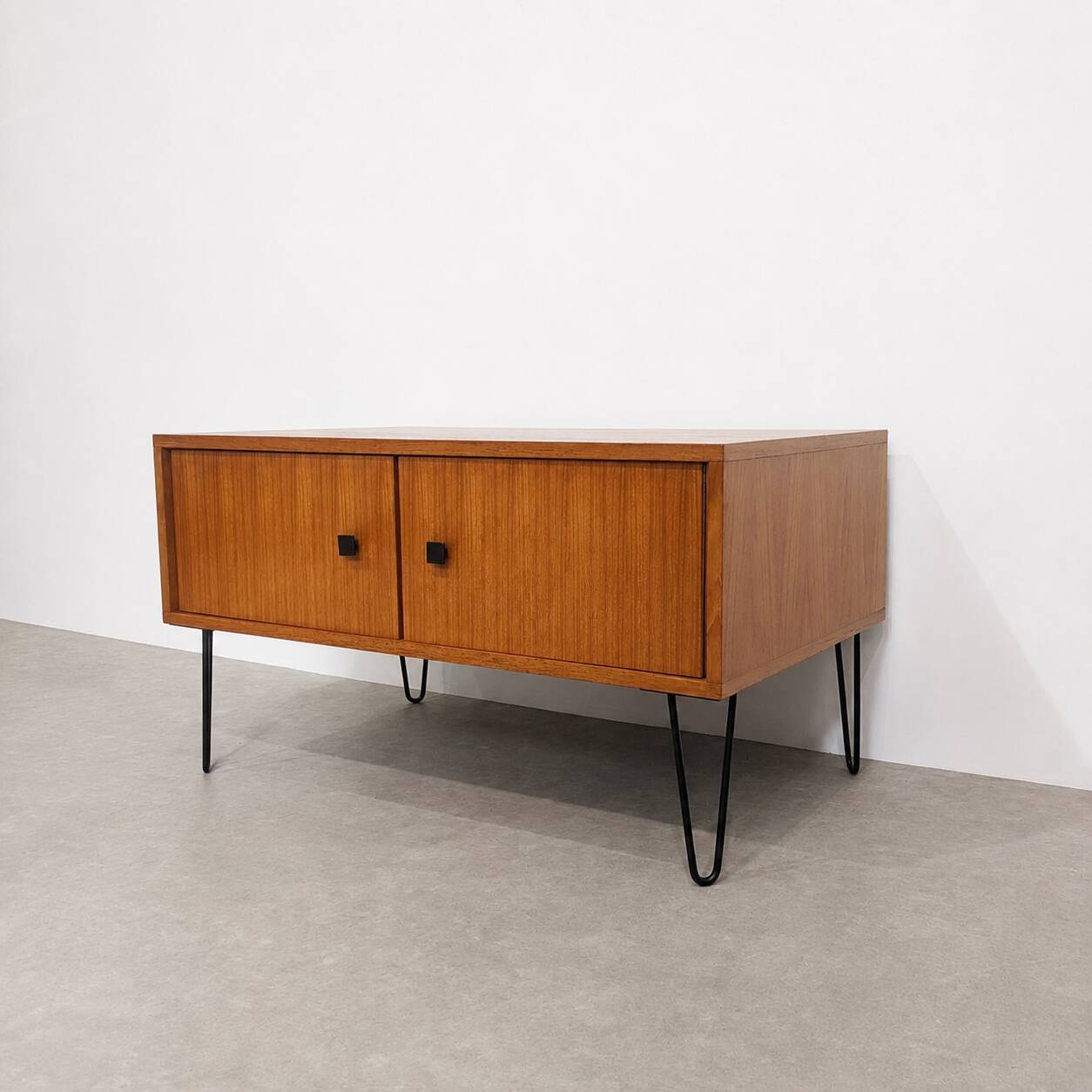 Enfilade vintage MDK en teck, Belgique, années 1960