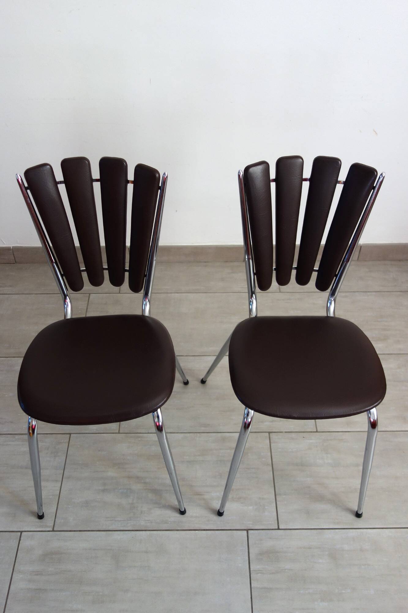 Lot de 2 chaises pétales chocolat Soudexvinyl