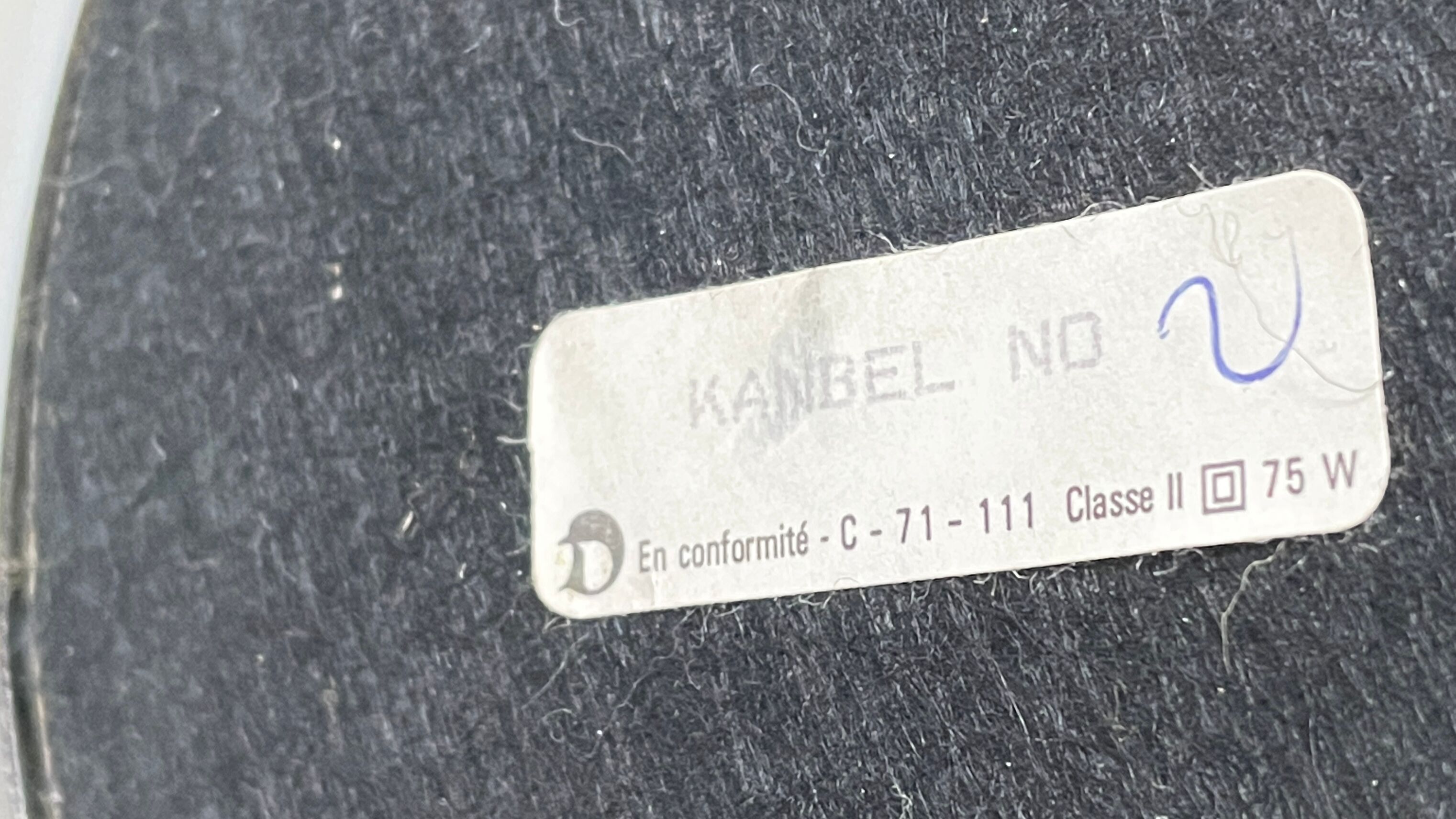 Lampe Le dauphin laiton et velours