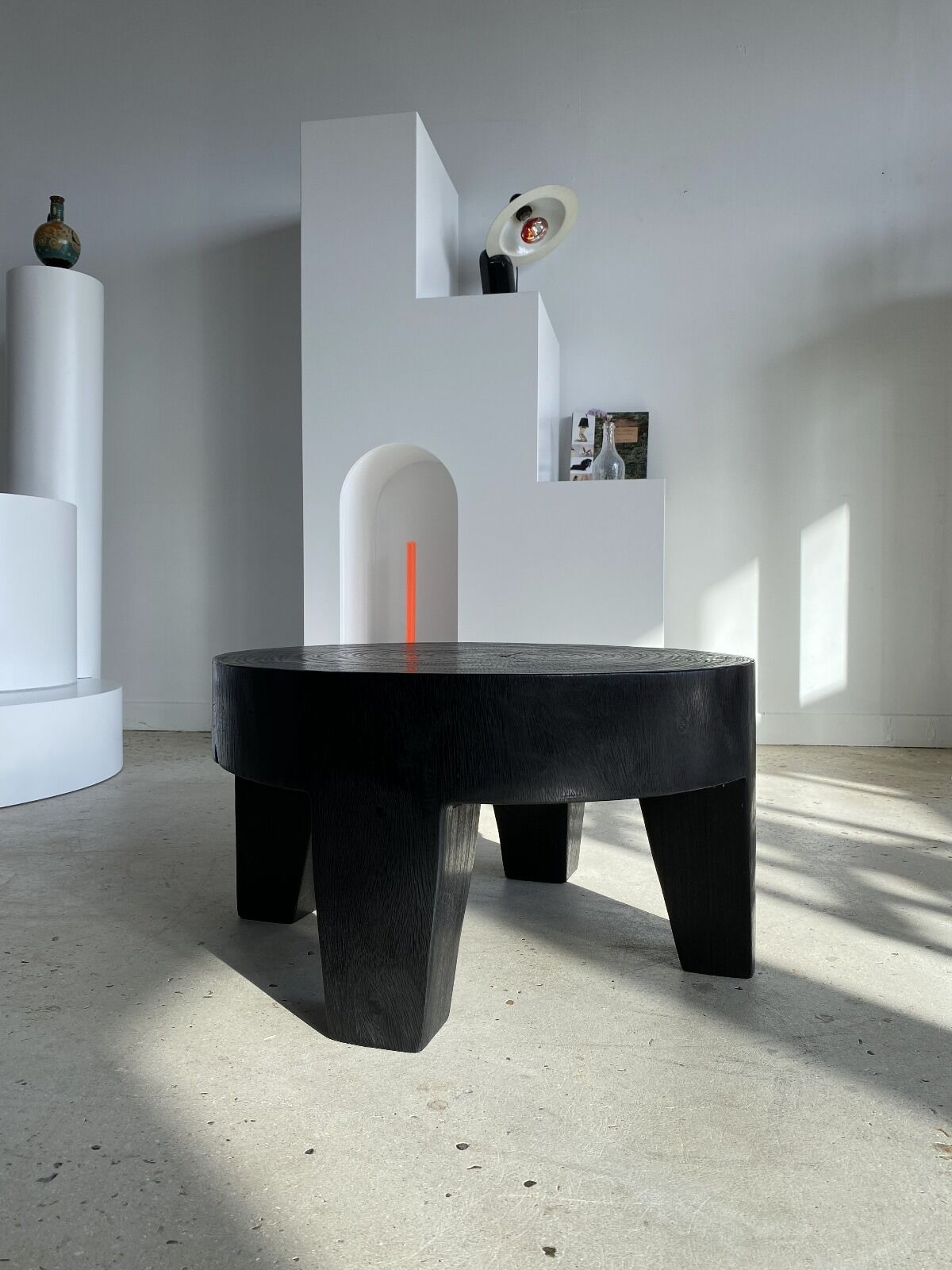 Coffee table en bois massif monoxyle noir