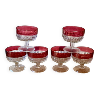 Ensemble de six coupes à champagne vintage en verre moulé