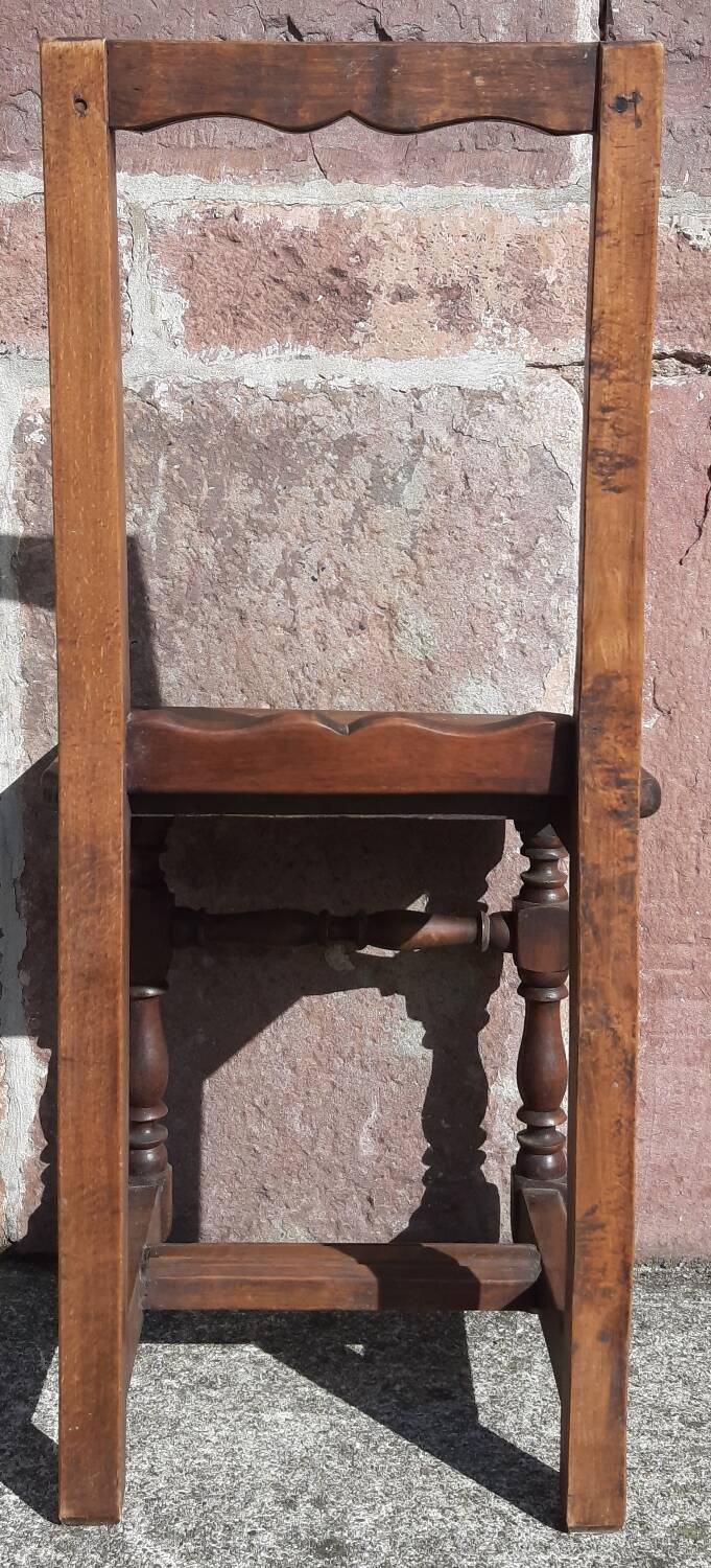 Lorraine chair. (Solid wood, 19th century)