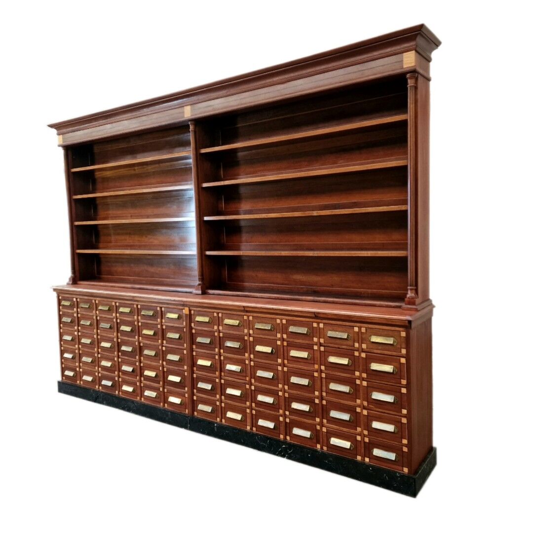 Grande armoire d’apothicaire Art Déco en acajou, 1909