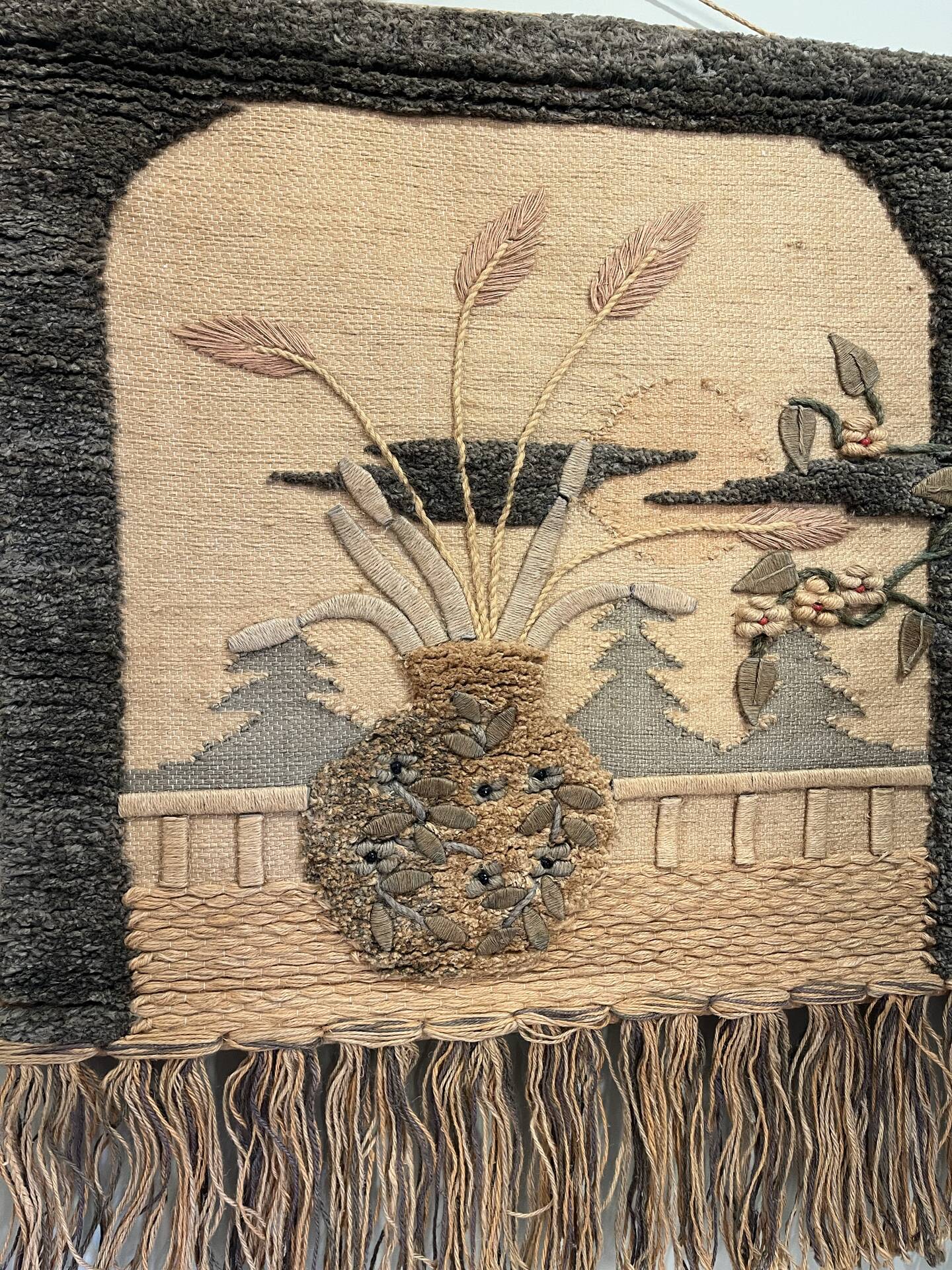 Tapisserie artisanale – Composition florale bohème