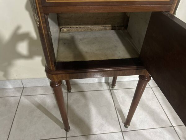 Chevet style Louis XVI