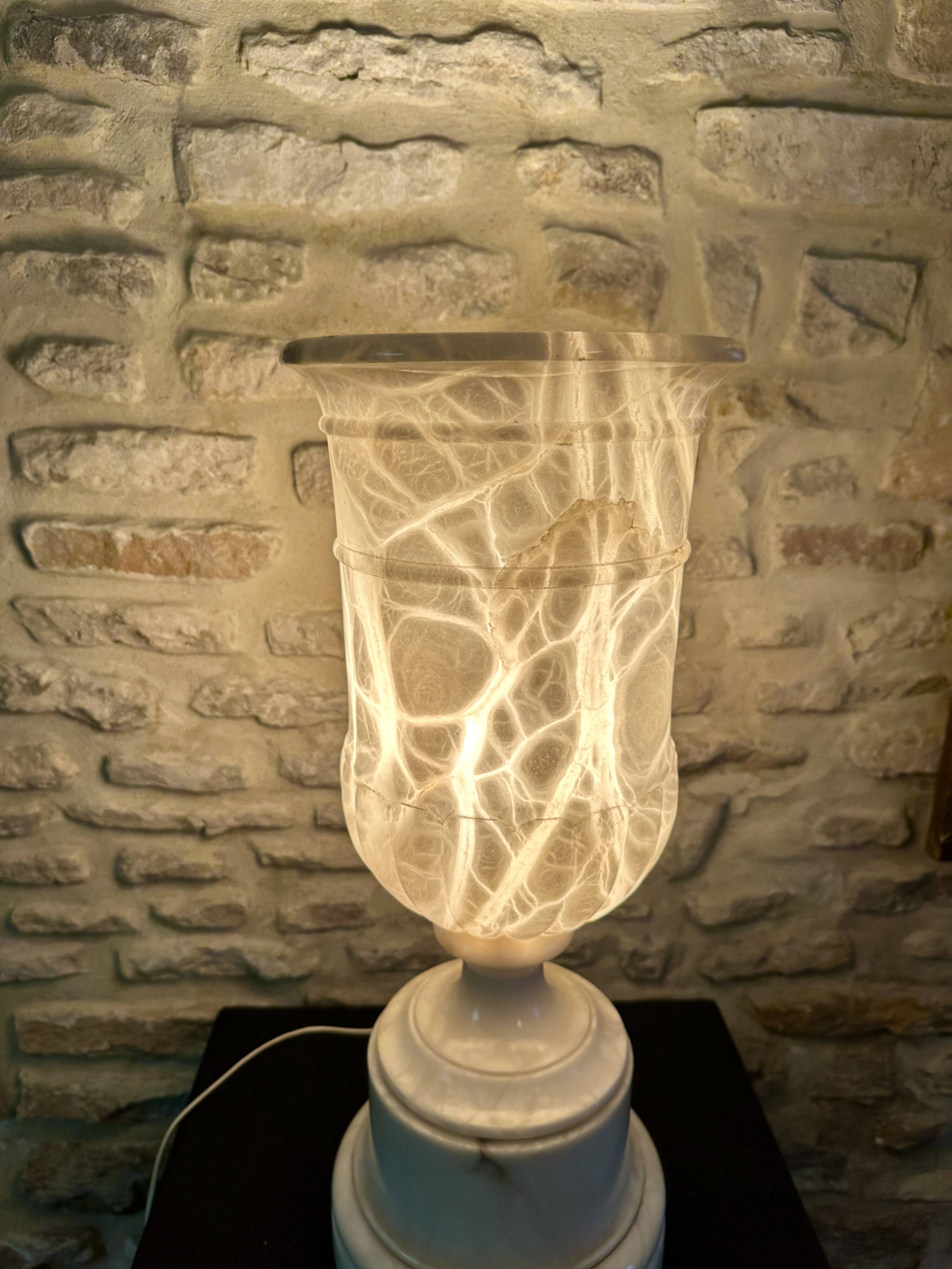 “medicis” lamp in vintage alabaster 70