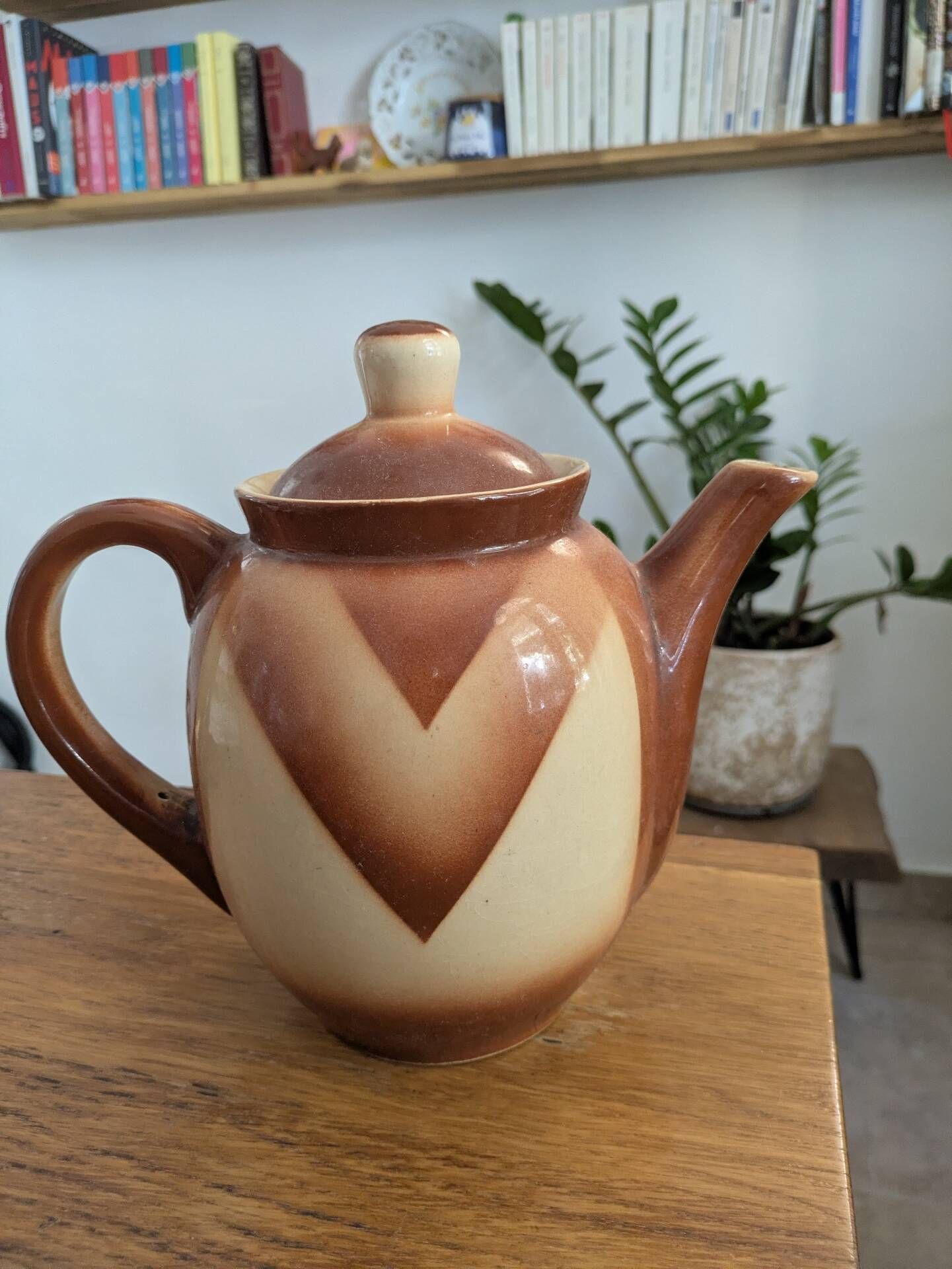Vintage Art Deco teapot