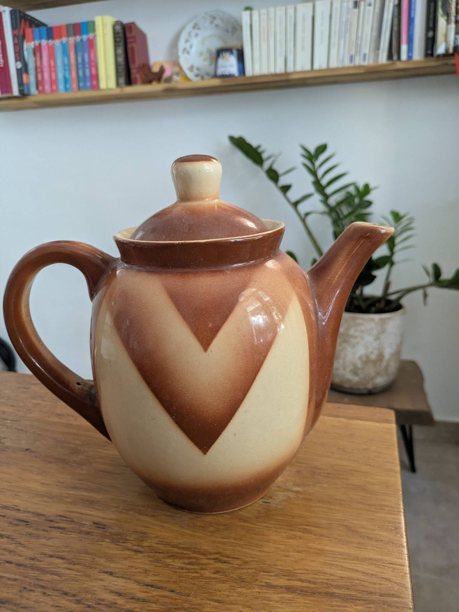 Théière vintage art déco