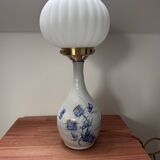 Lampe à poser en céramique fleurs globe plissé
