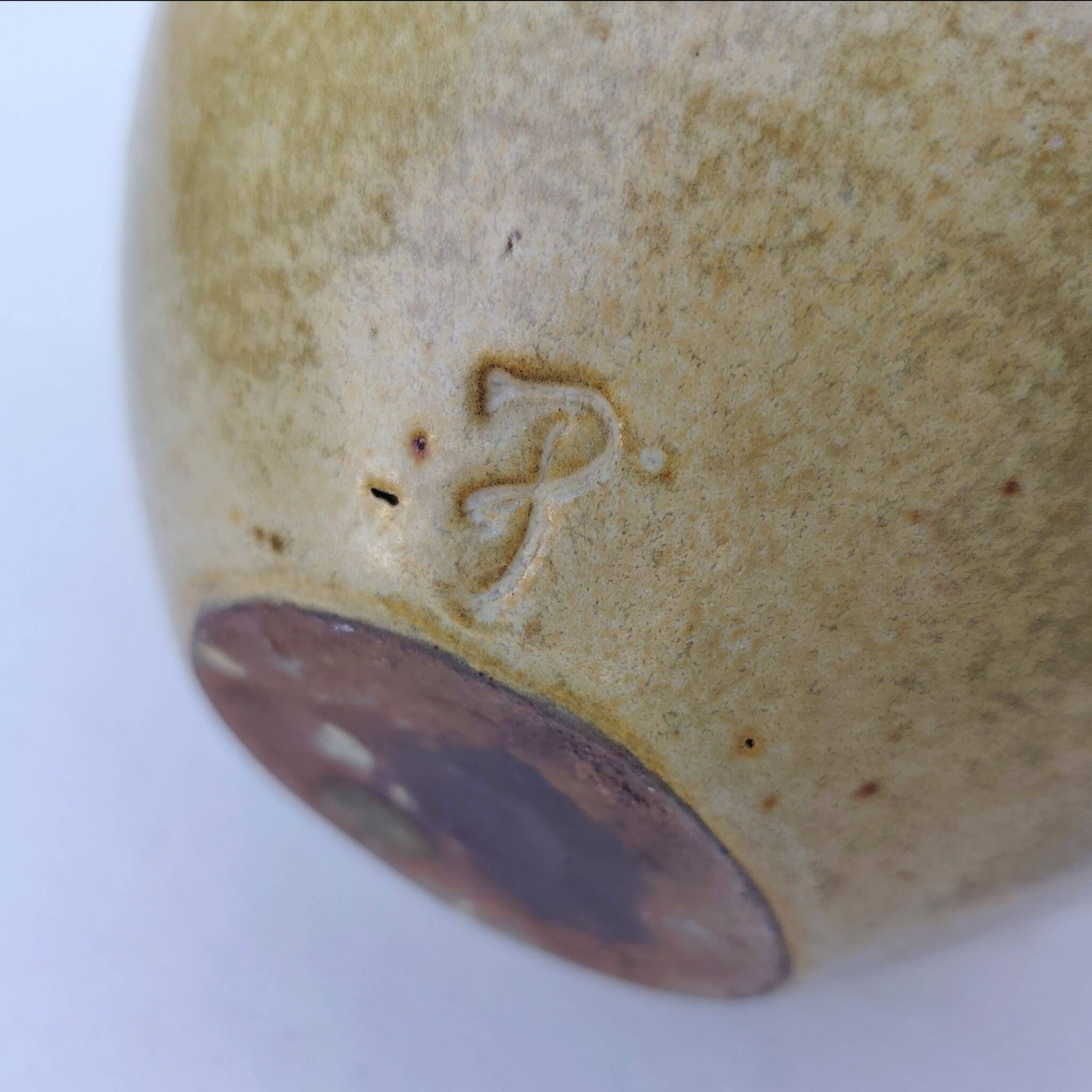 Vase ventru en grès émaillé, signé, vintage