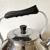 Vintage kettle in chrome metal and bakelite