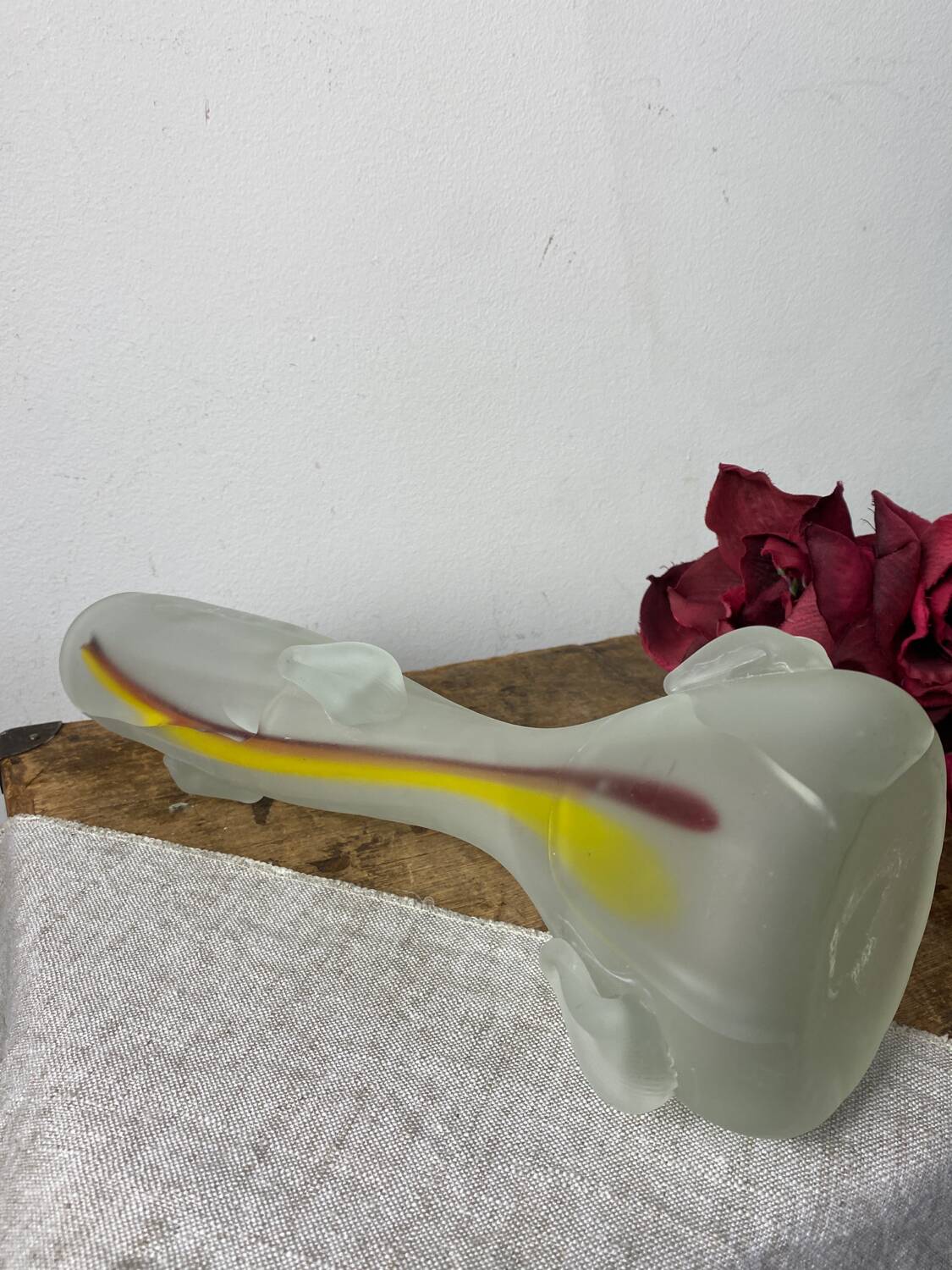 Vase in opaque glass paste