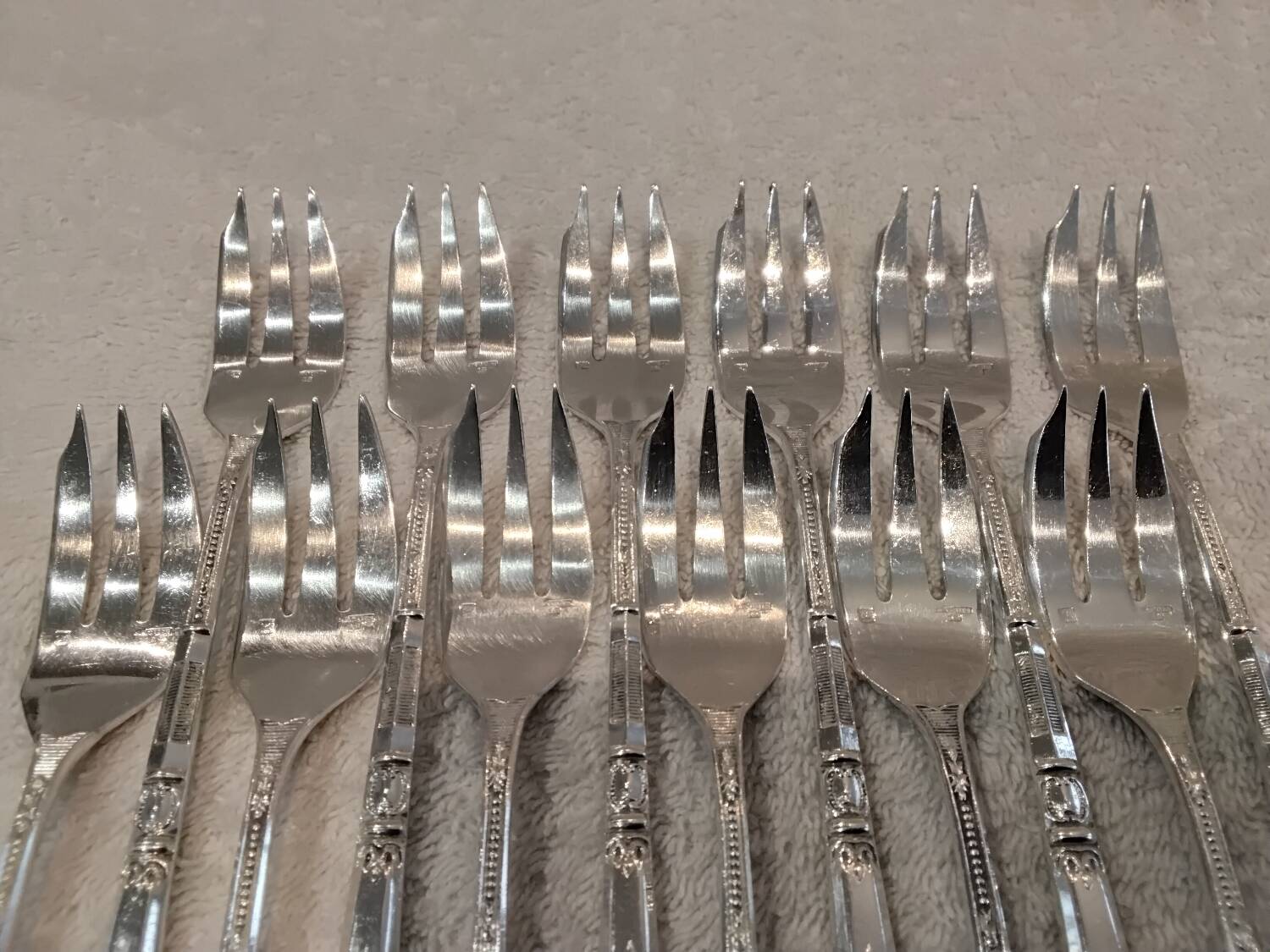 12 silver-plated cake forks, Ercuis goldsmith, Russian handle