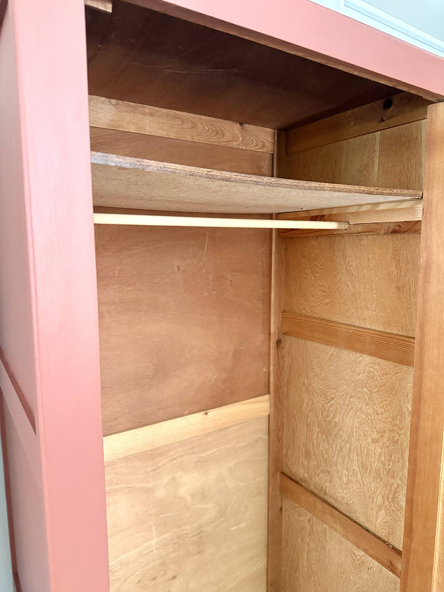Armoire parisienne