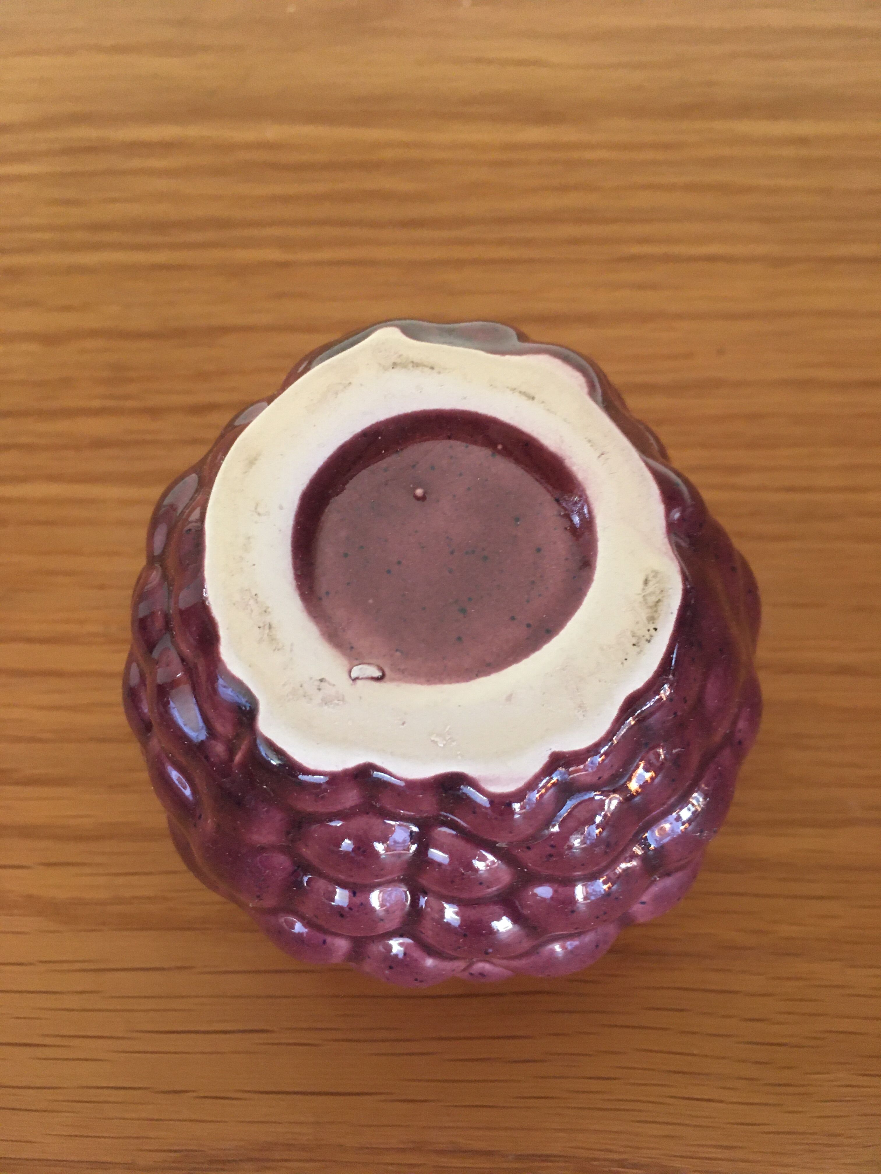 Blackberry jam jar in barbotine