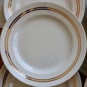 6 plates vintage faïence ivoire liserées dorés