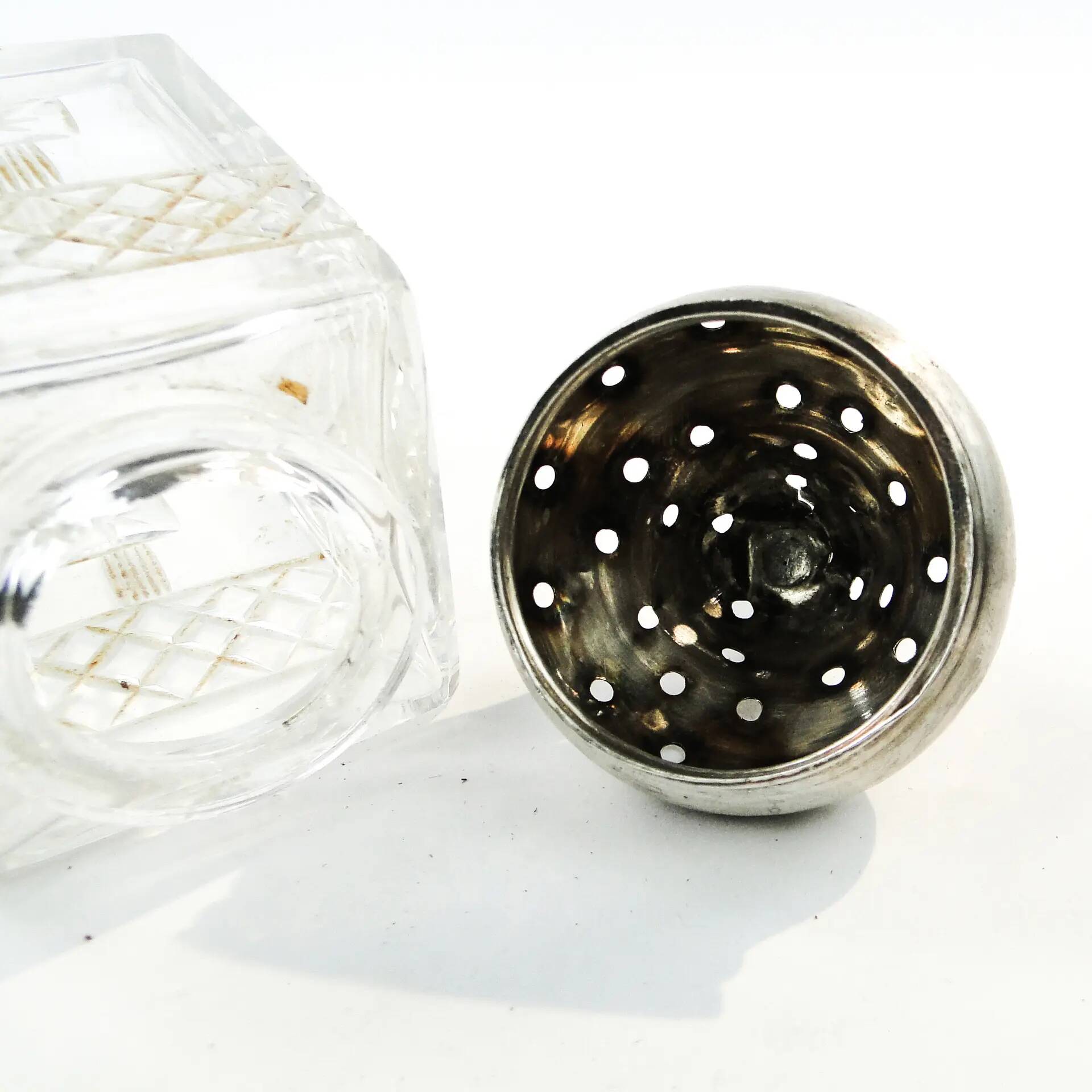 Art Deco sugar bowl, crystal, silver, United Kingdom, early 20th century