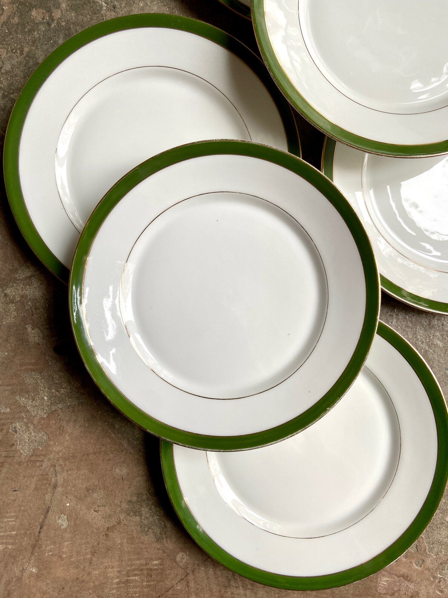 6 flat plates in white, green and gold porcelain
