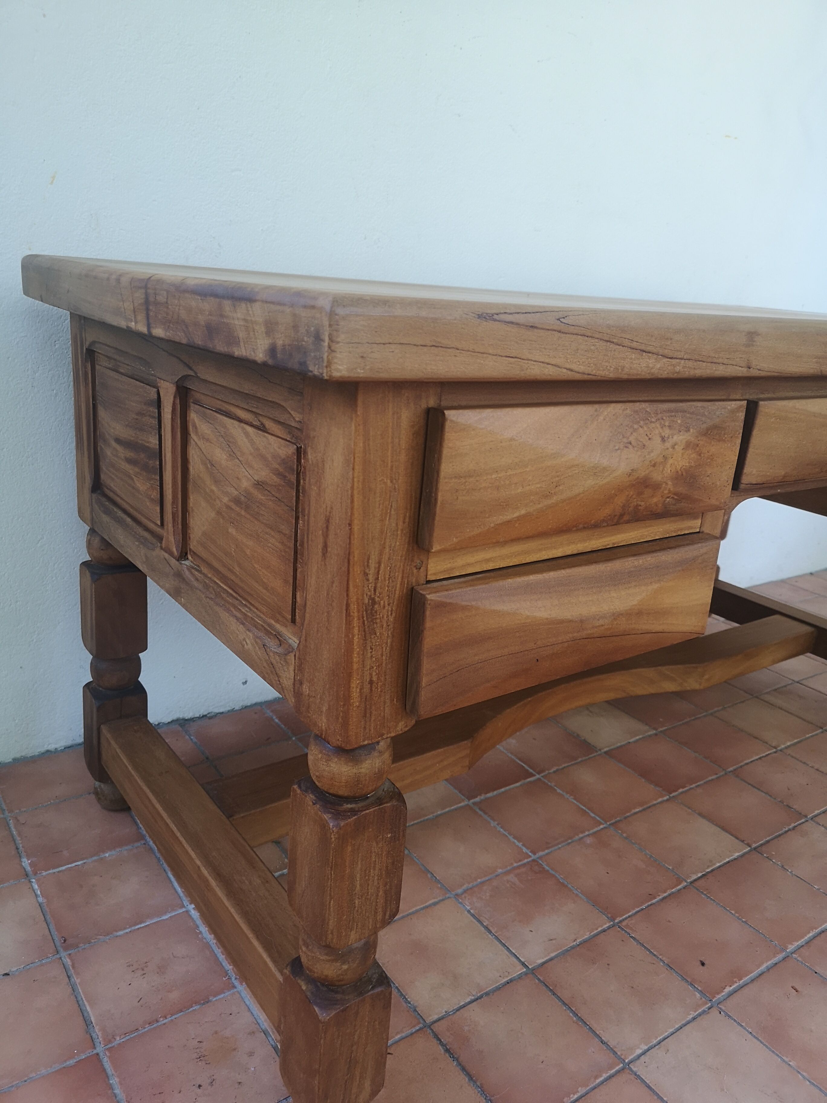 Brutalist minister's office in exotic wood