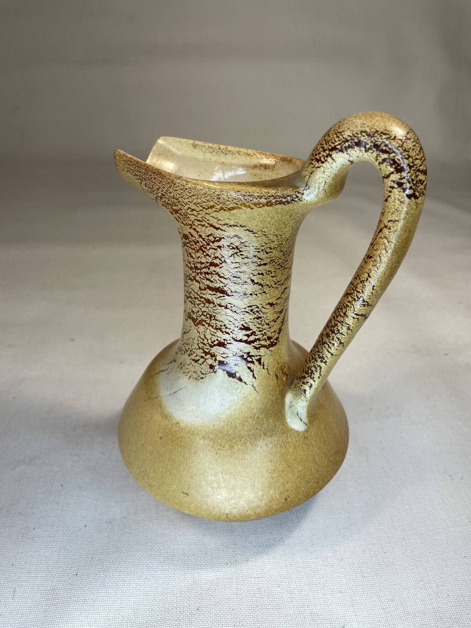 Pichet Roberto Rigon for Bertoncello from 1960 in ceramic.