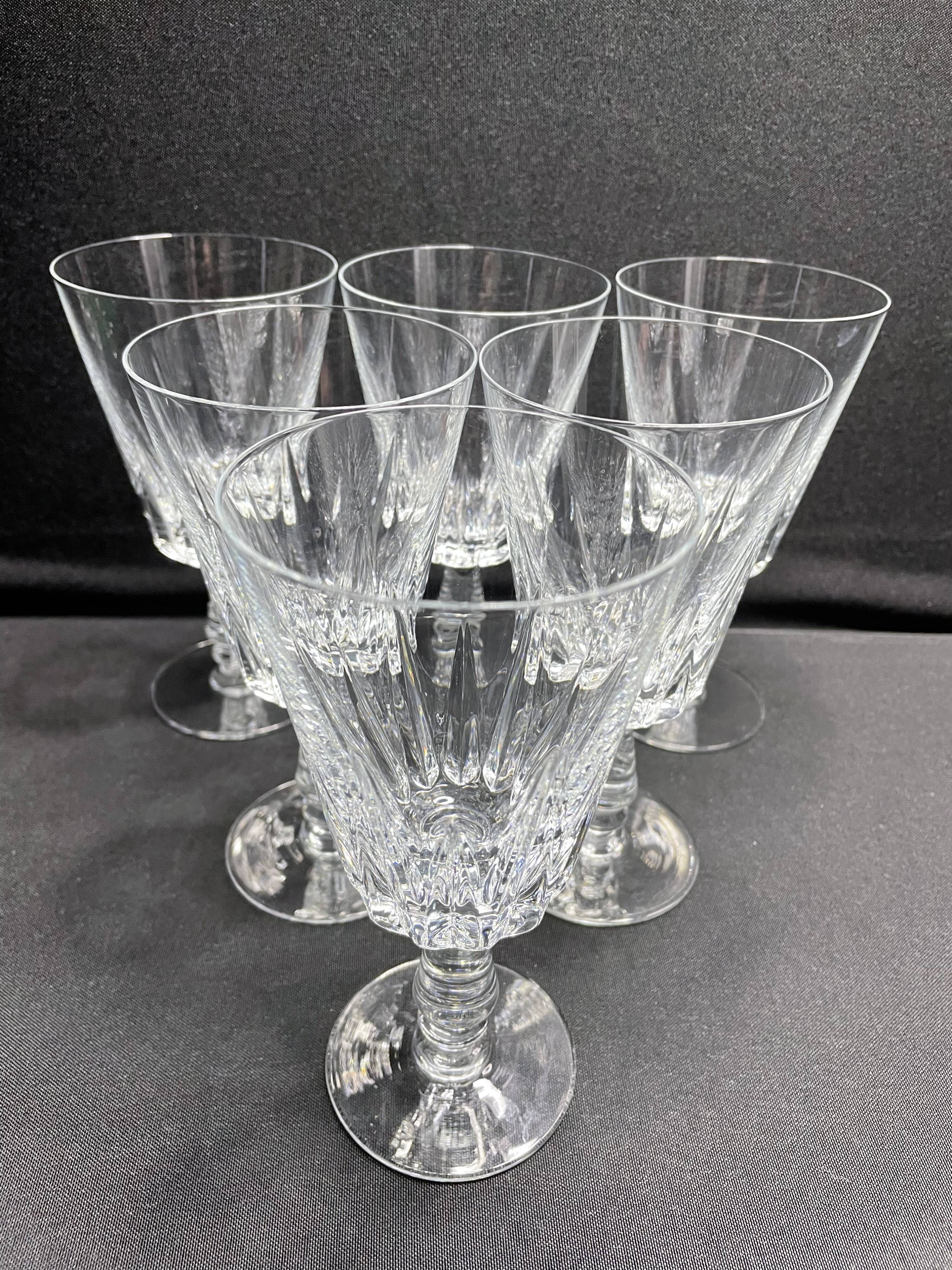 6 glasses on foot with water or wine