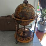 Mappemonde bar