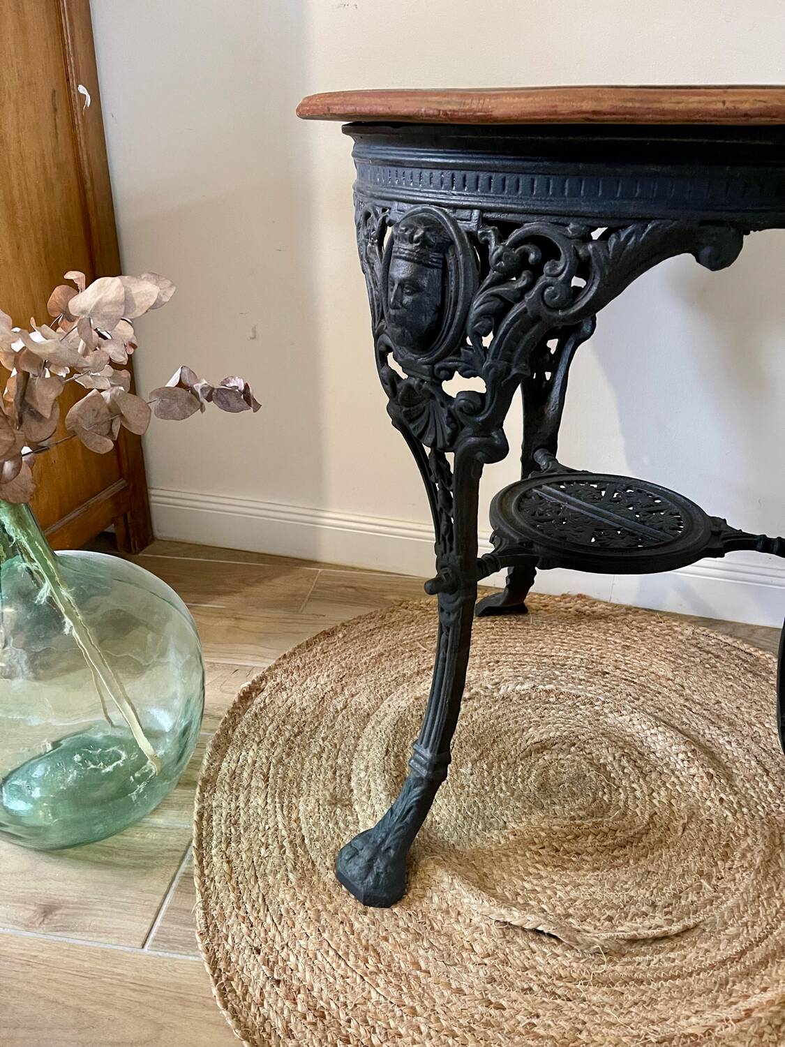 English pub table circa 1901