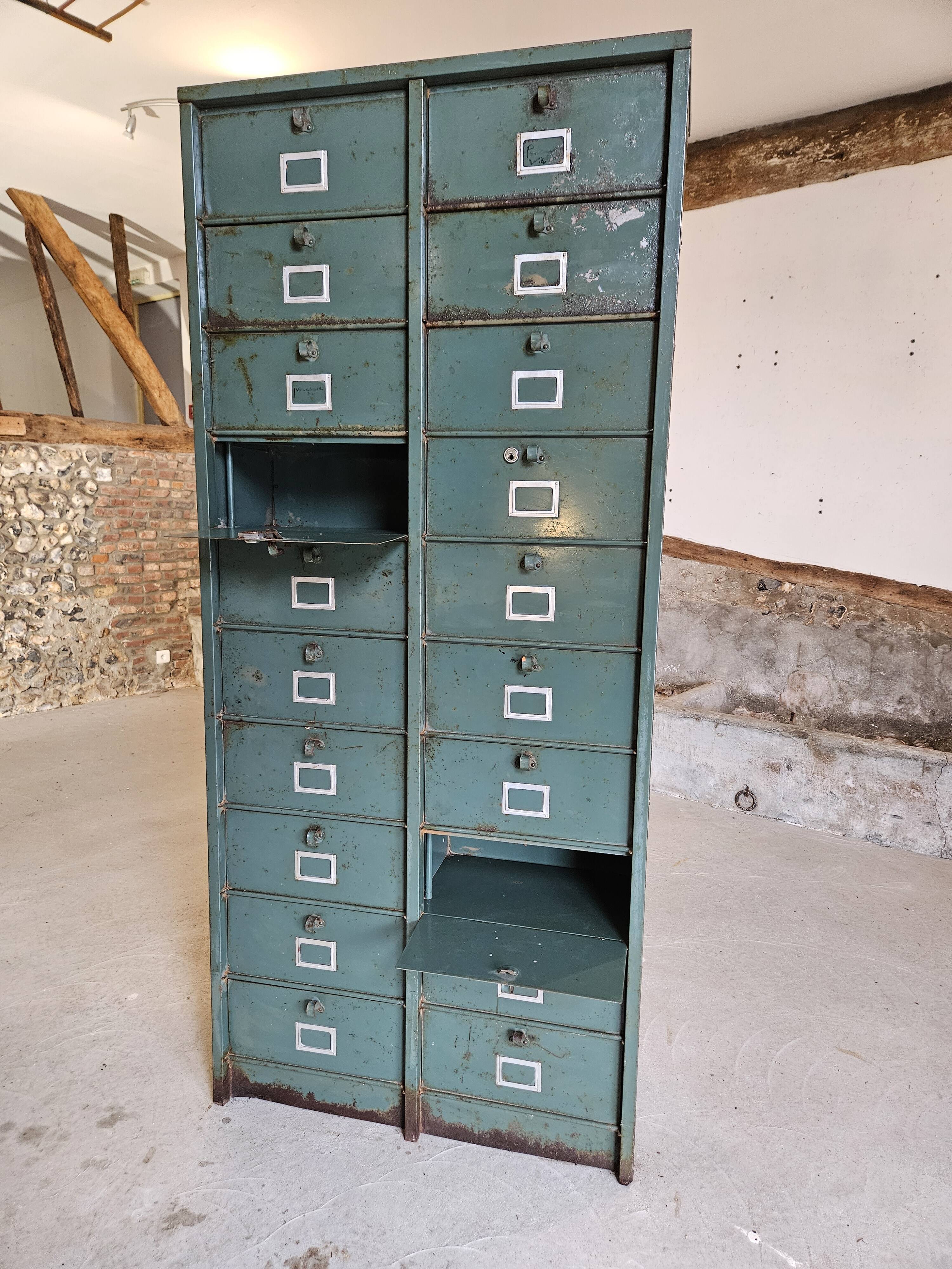 Clamshell furniture / Industrial metal furniture with two Strafor columns