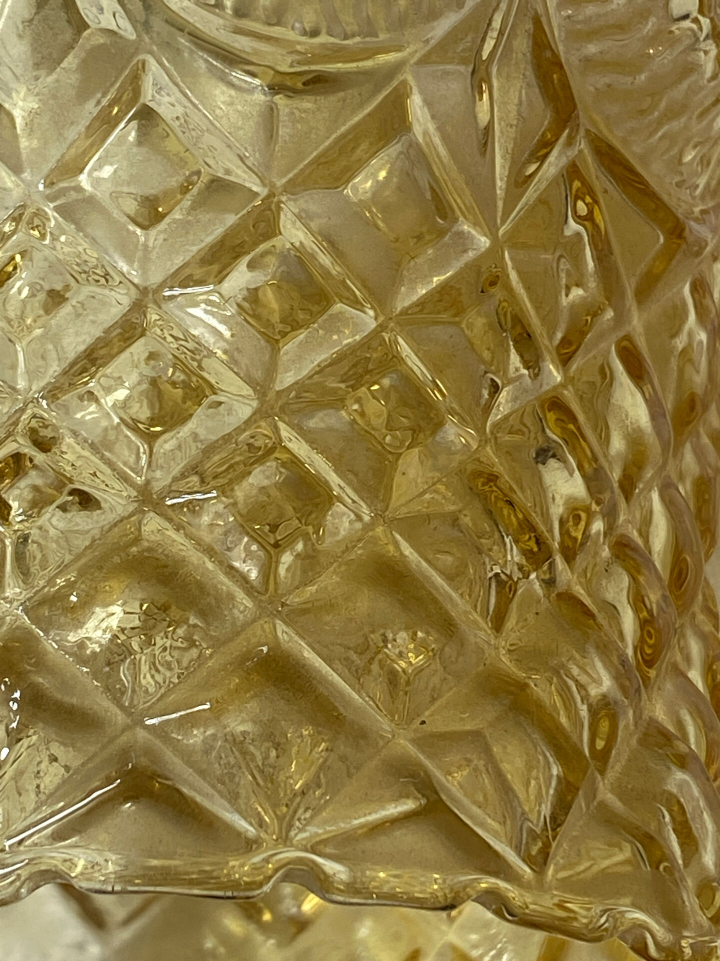 Amber moulded glass lamp