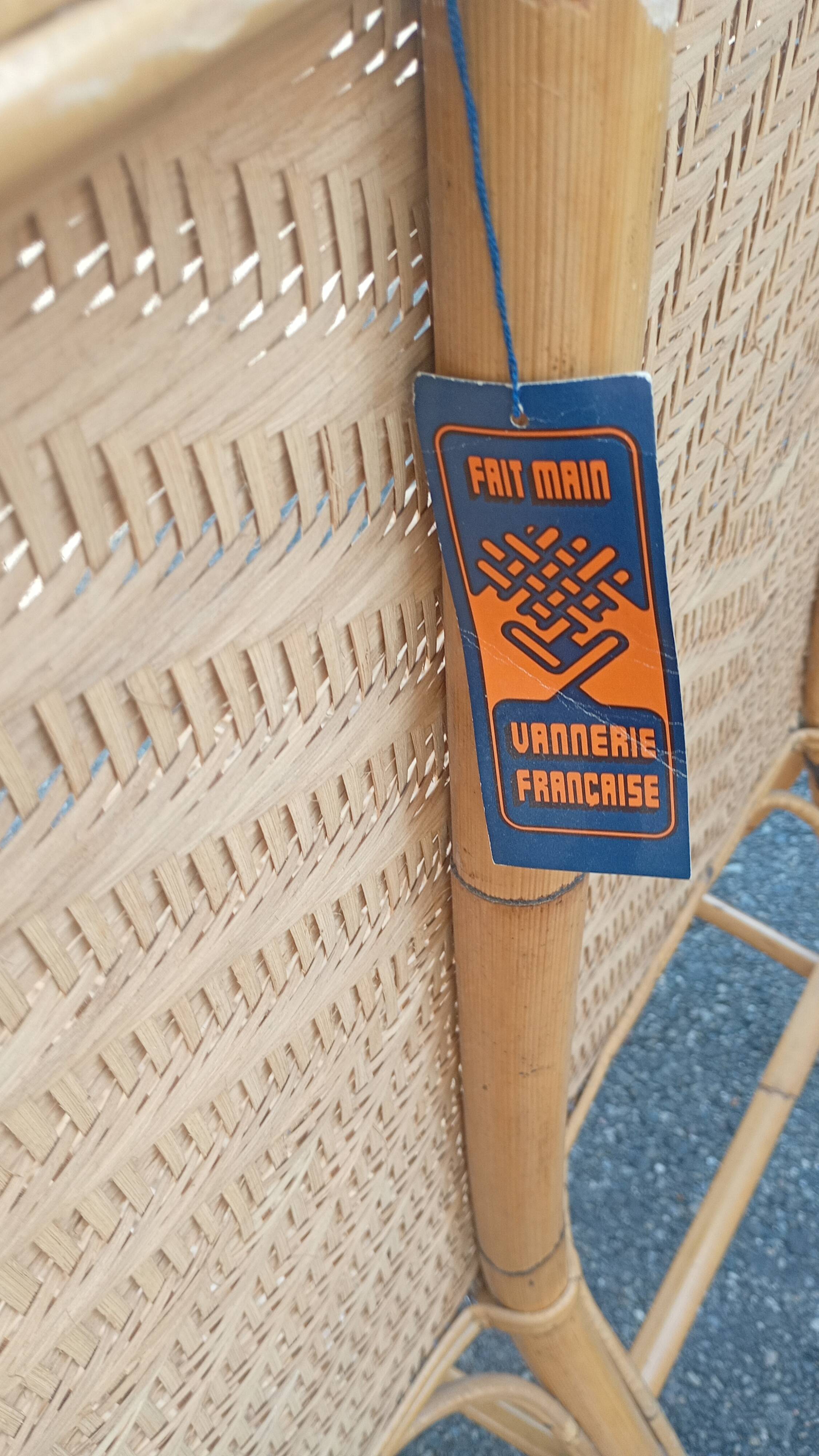 Wicker bench