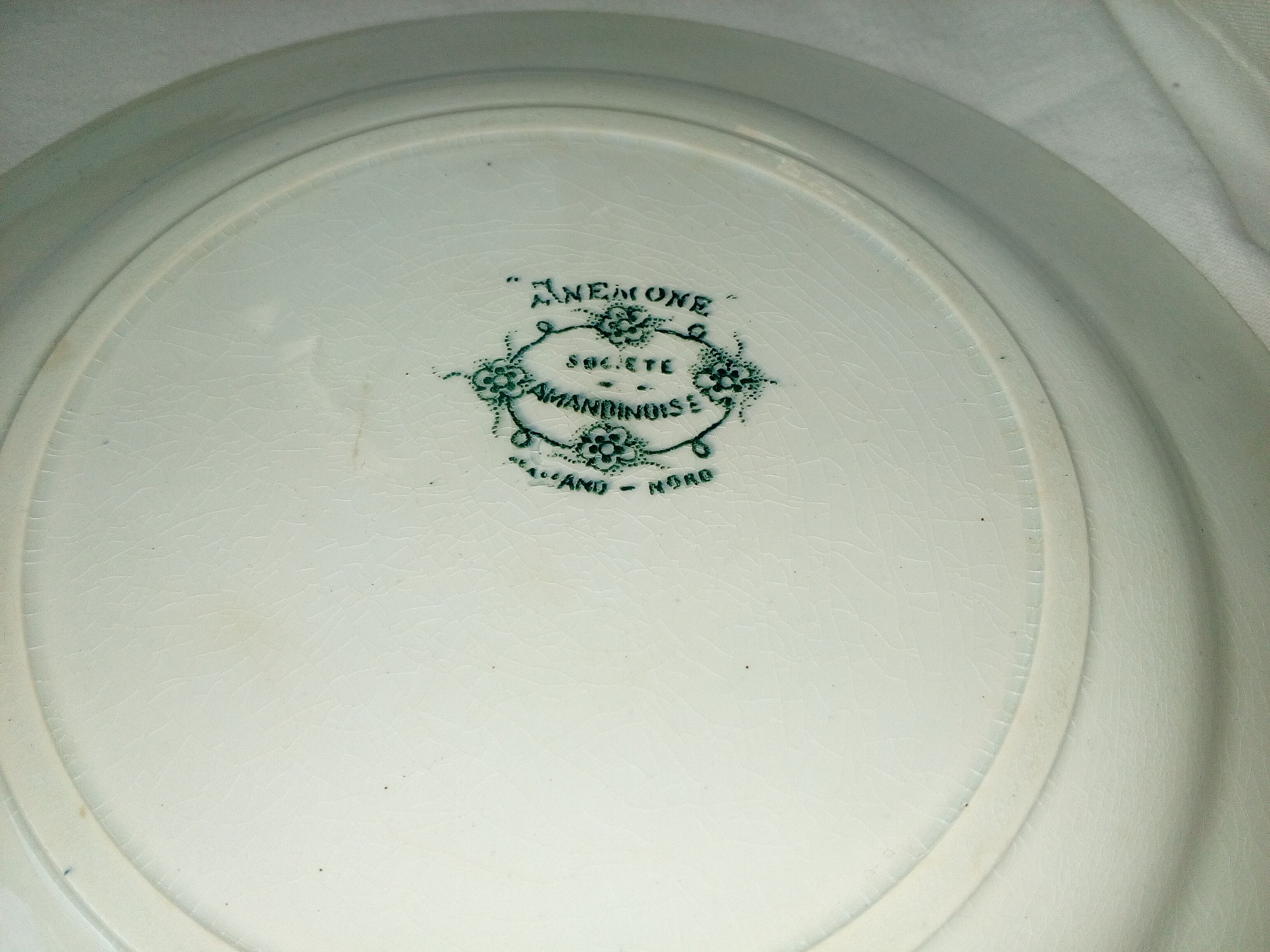 mismatched plates, Lot de 4, St Amand and Moulin des Wolves - Hamage