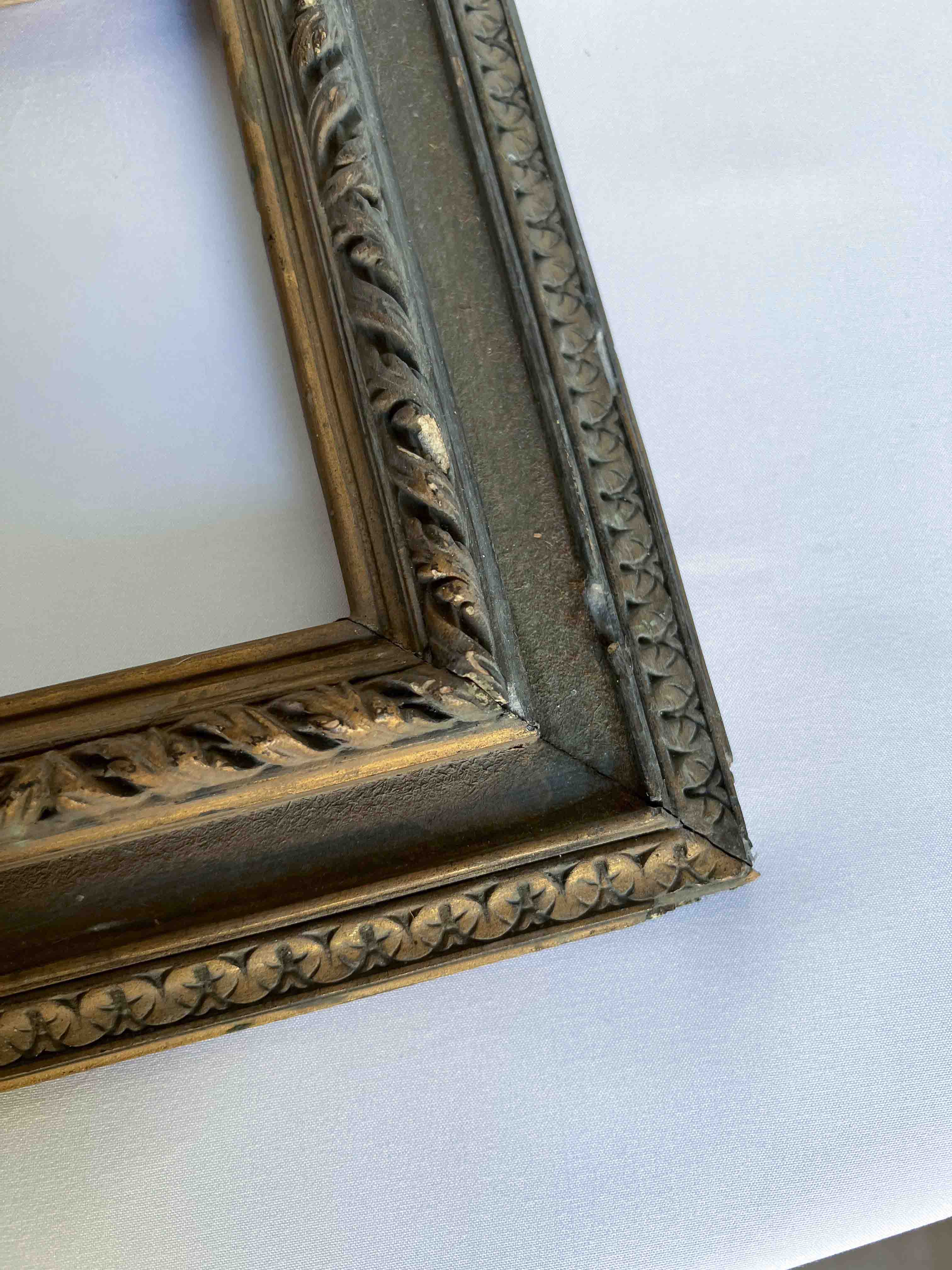 Frame with engravings