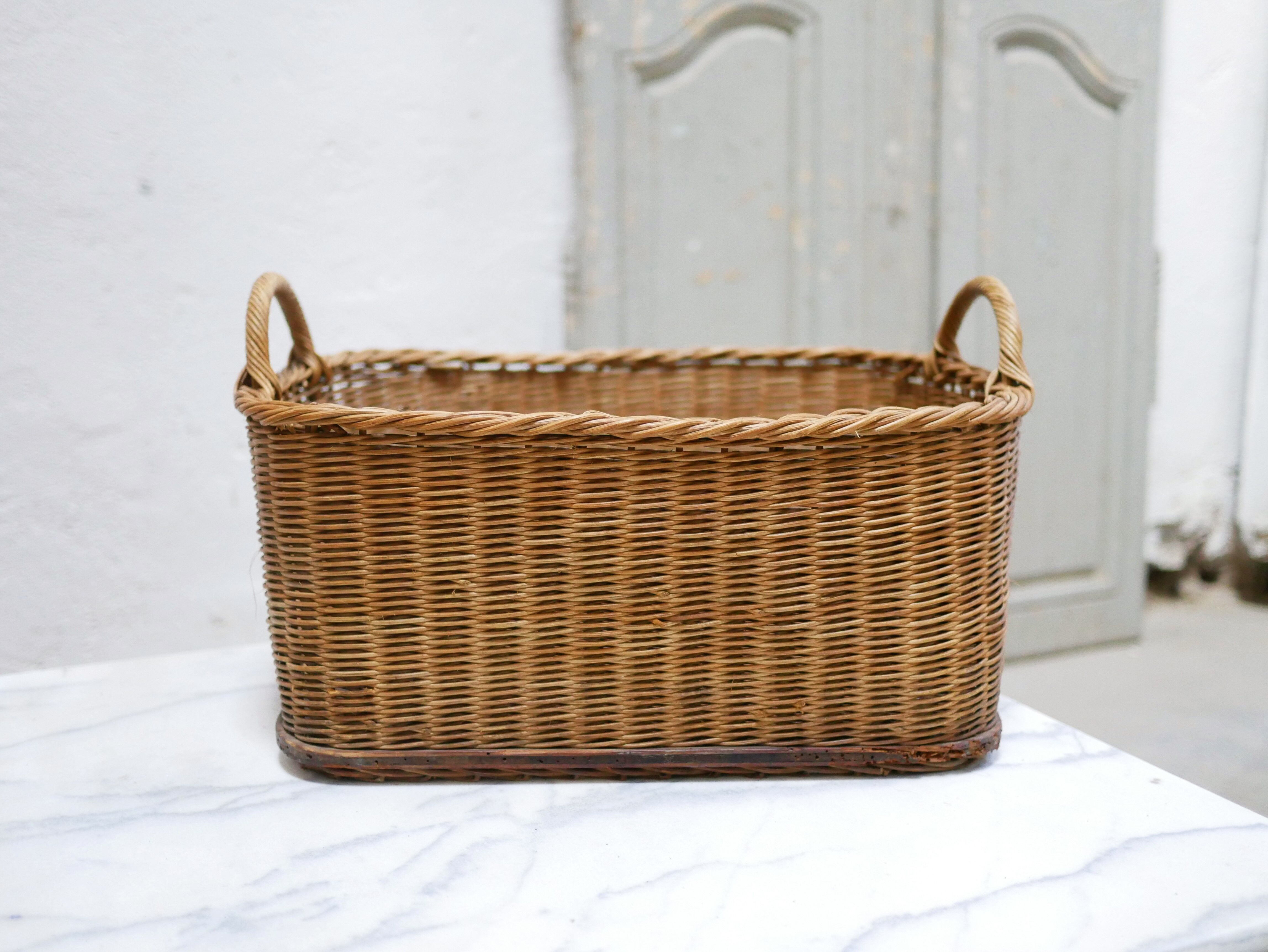 Panier vintage en rotin et en bois
