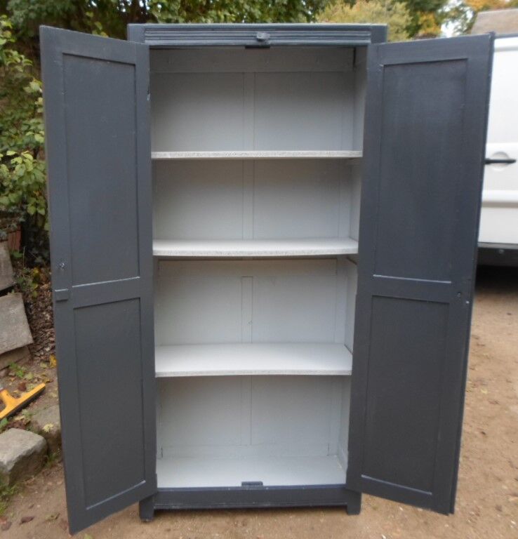 Armoire parisienne