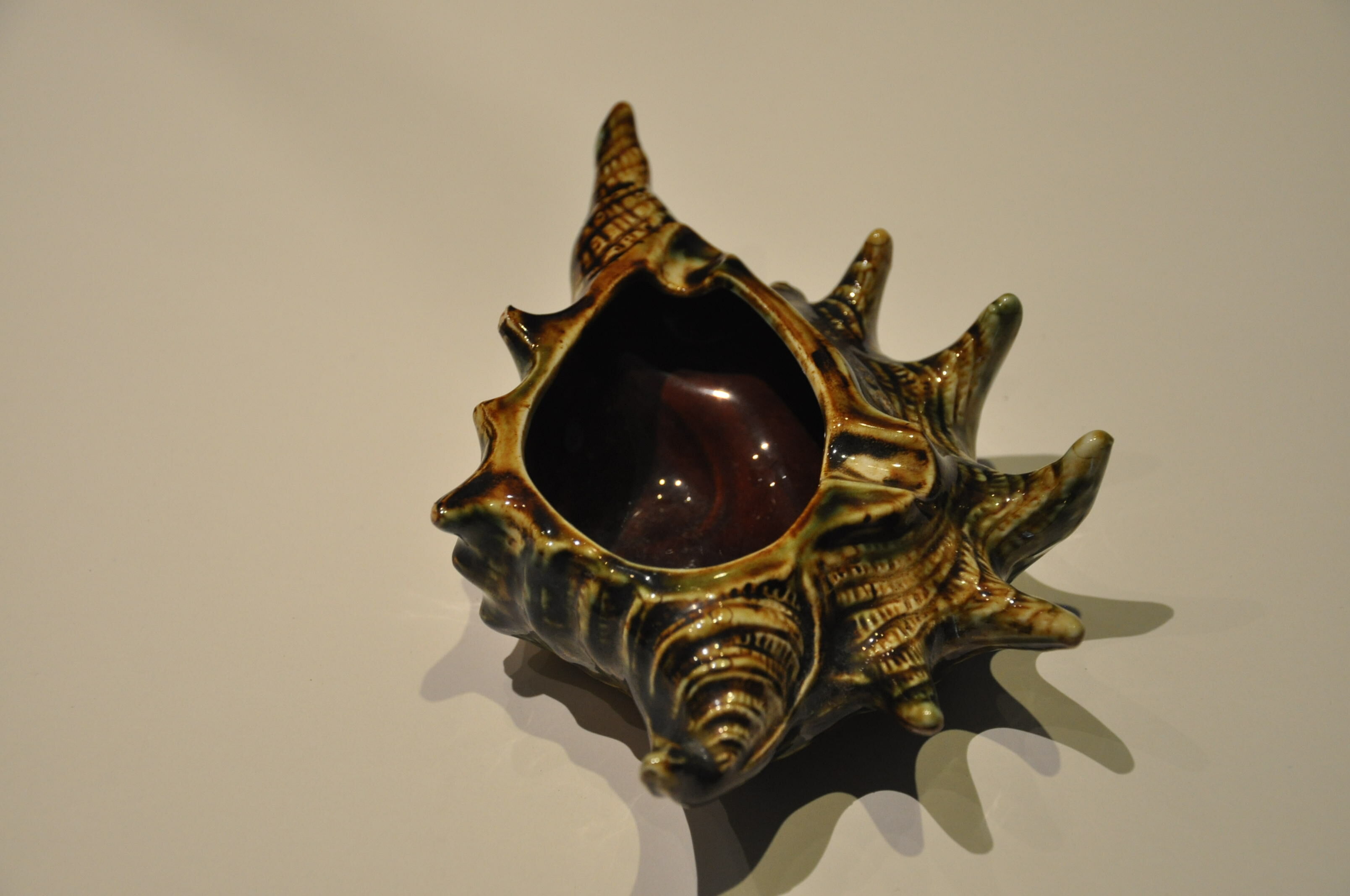 Ceramic shell ashtray