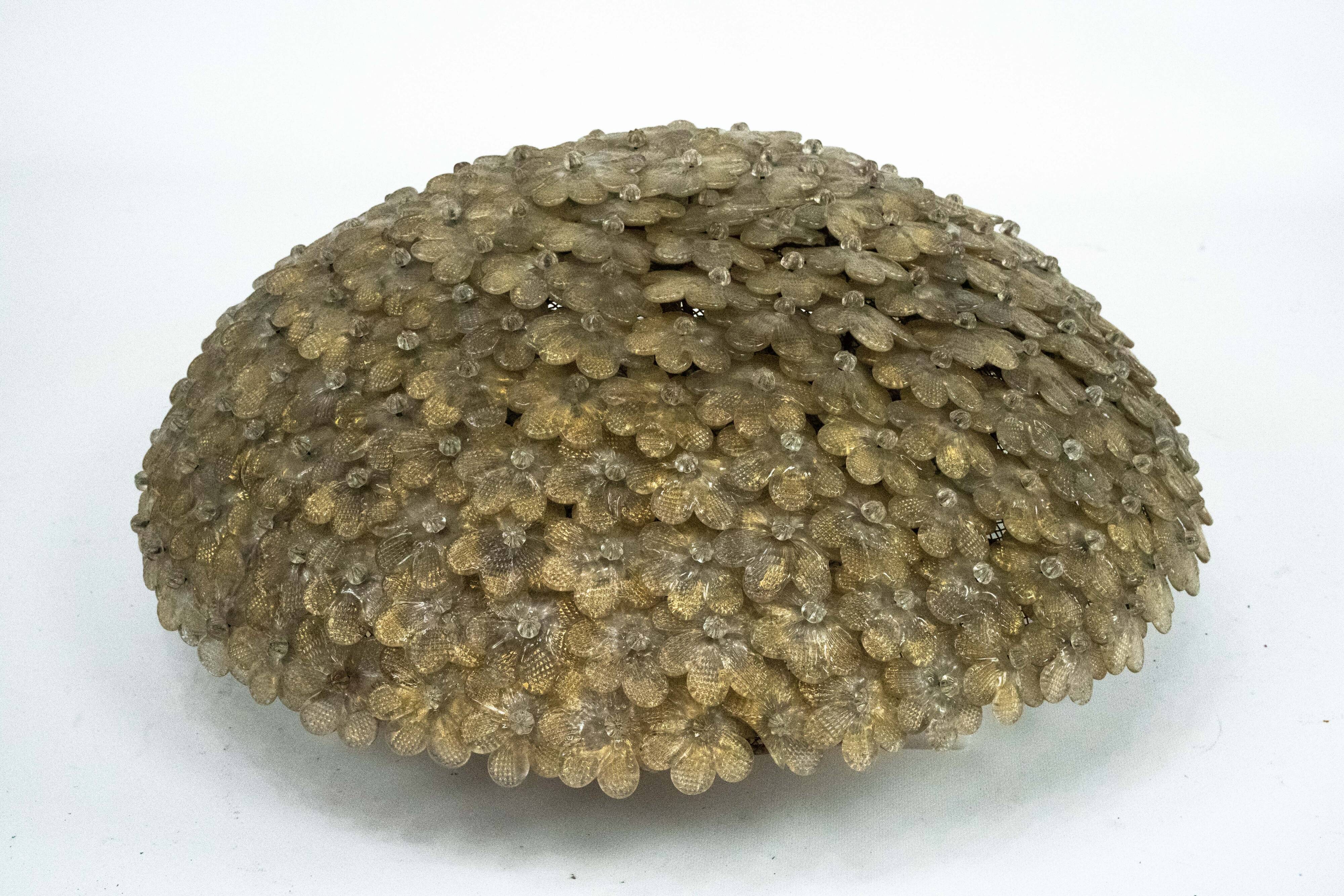 Seguso, XLarge Mid-century Gold Murano glass flowers ceiling lamp. Italy 19