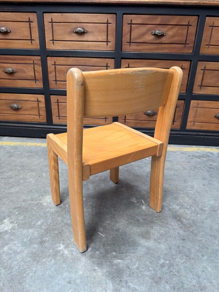Set of 5 children's chairs from the 1960s.