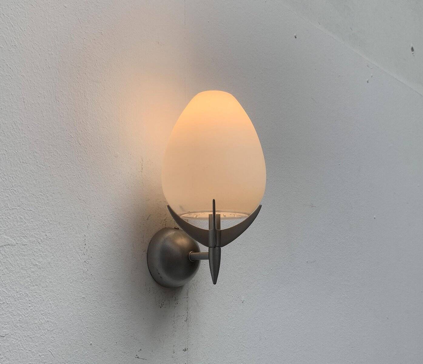 Vintage wall lamp in postmodern Italian glass by Lucente.