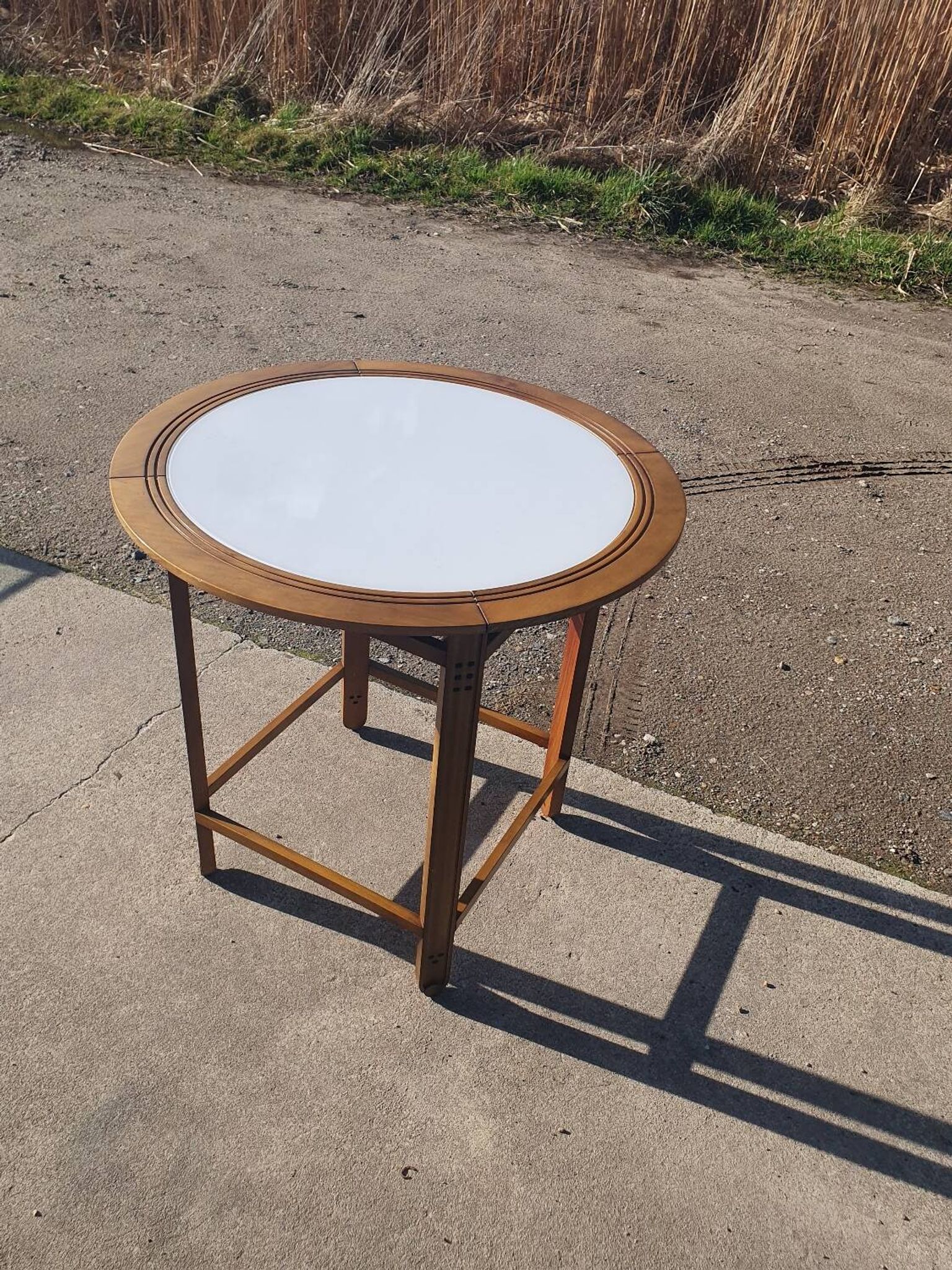 Vintage Italuin side table Giorgetti Galaxy wood white