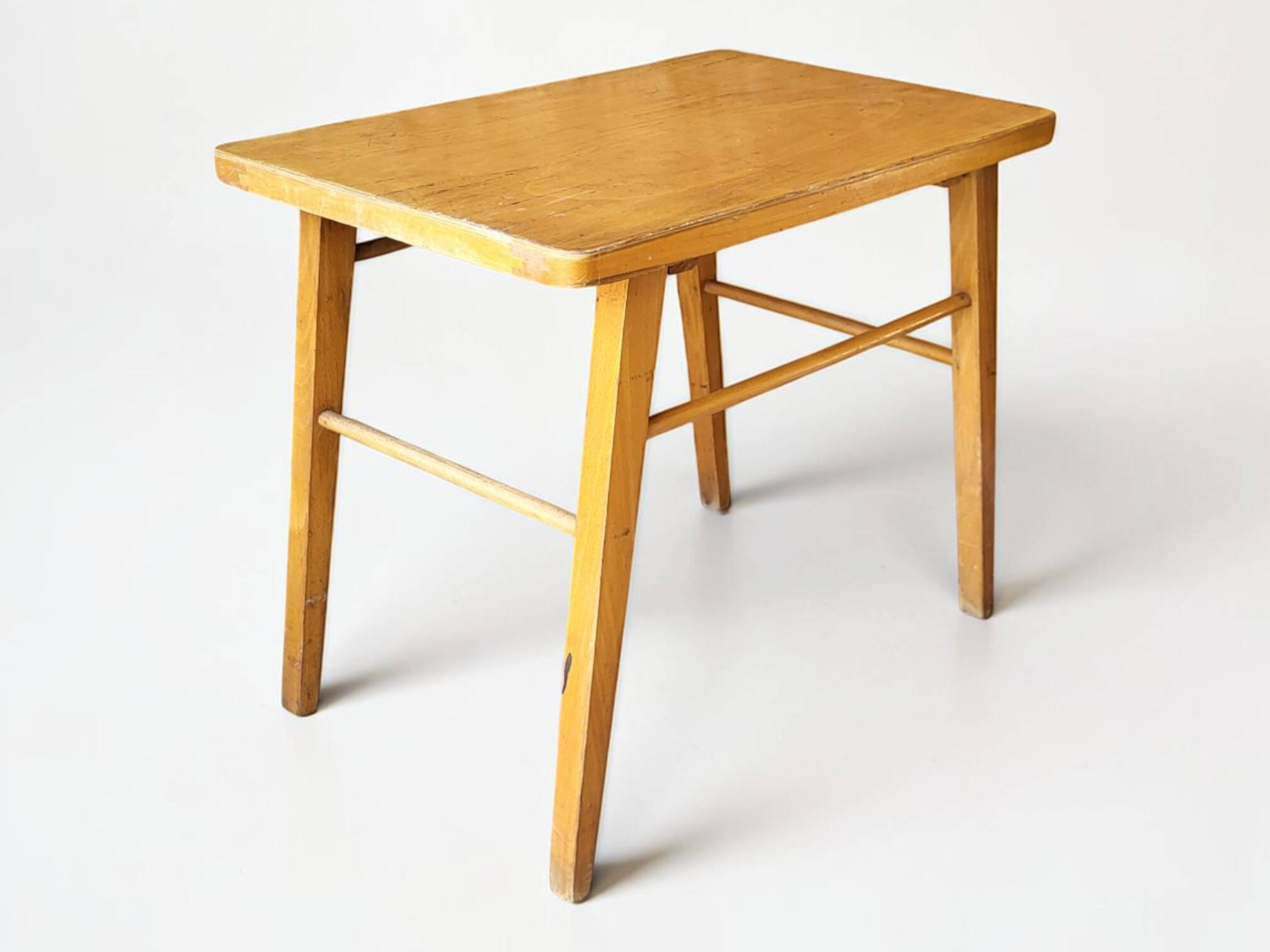Baumann children's desk