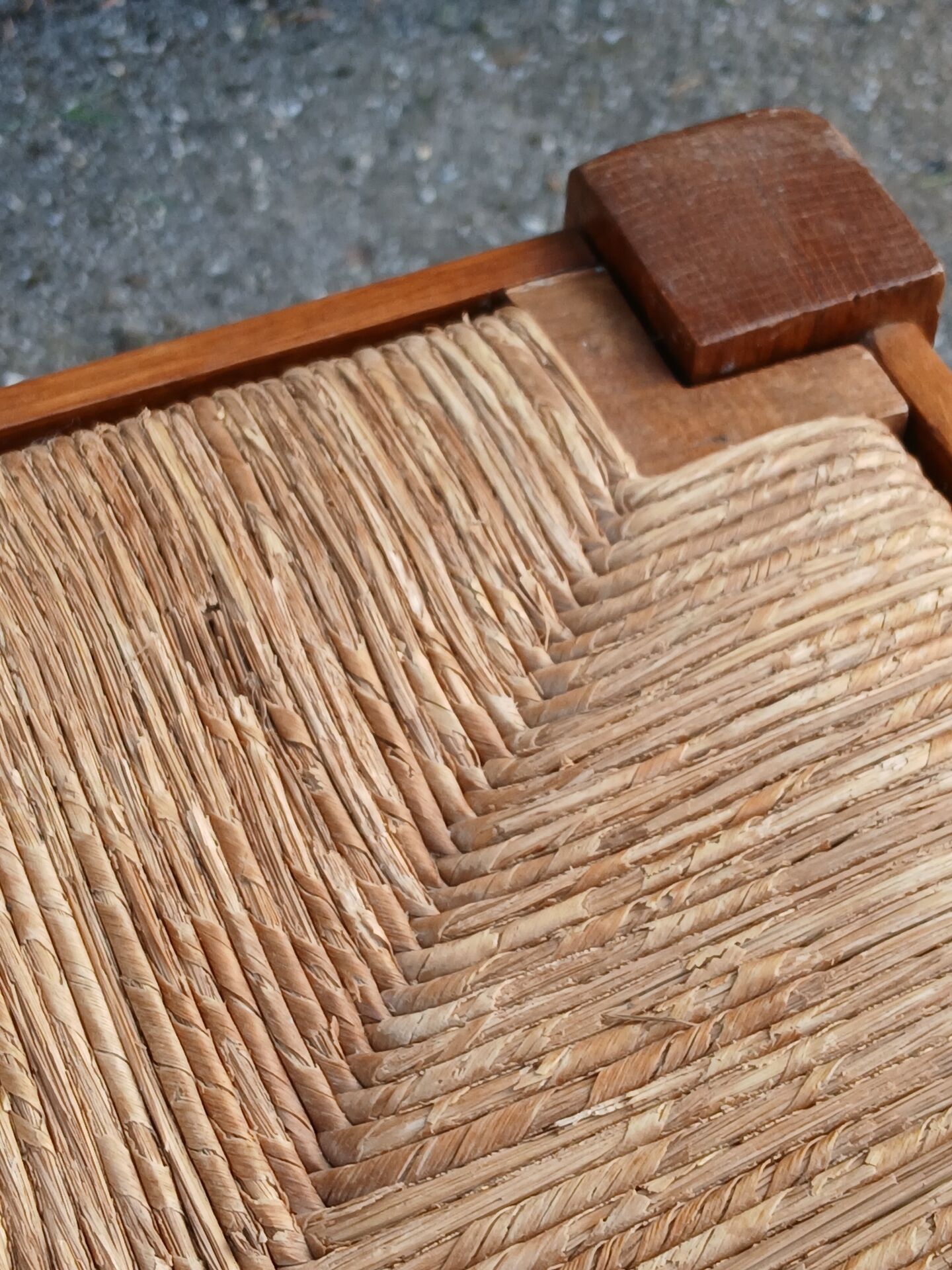 Tabouret paillé en chêne