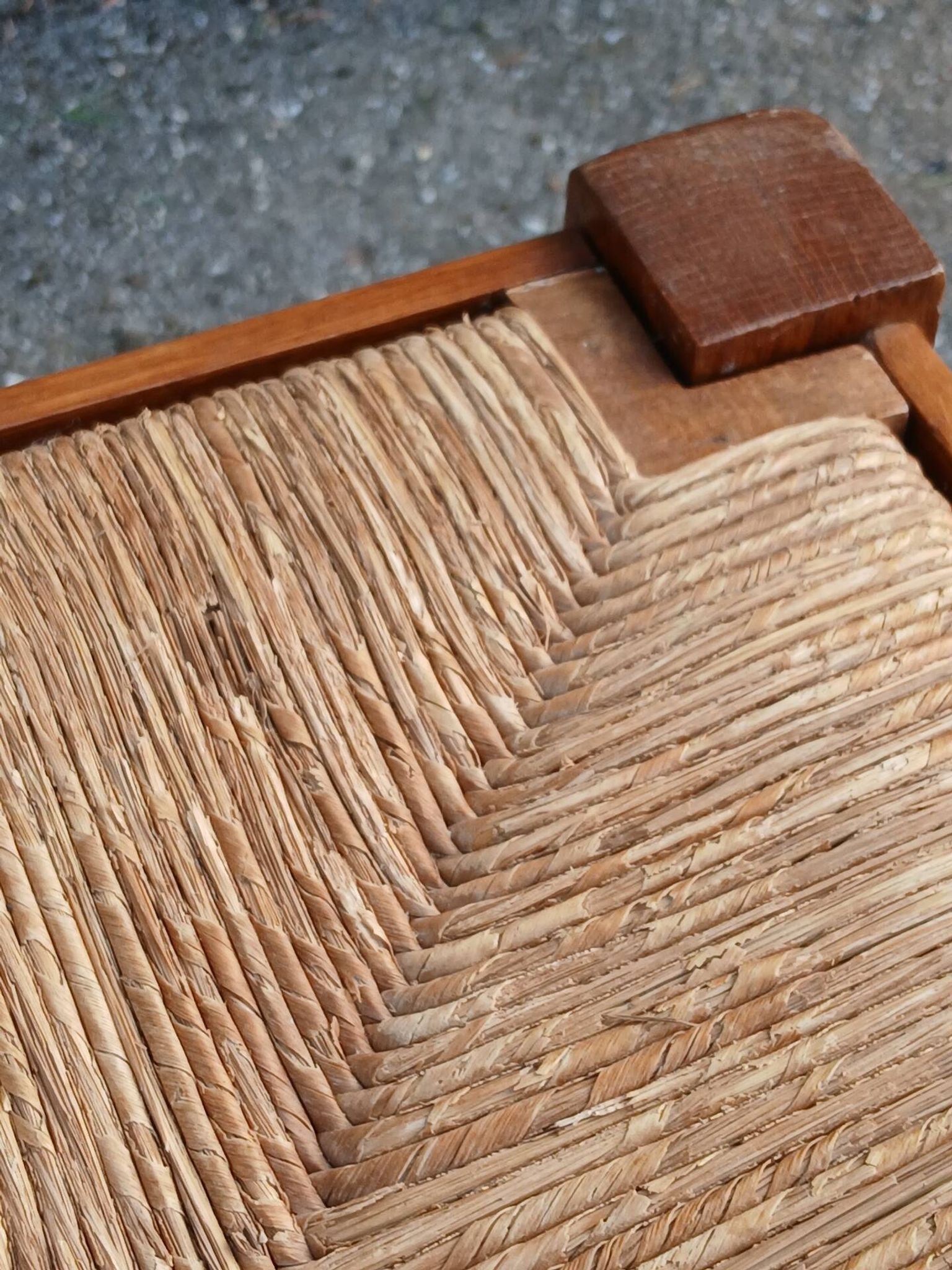 Oak straw stool