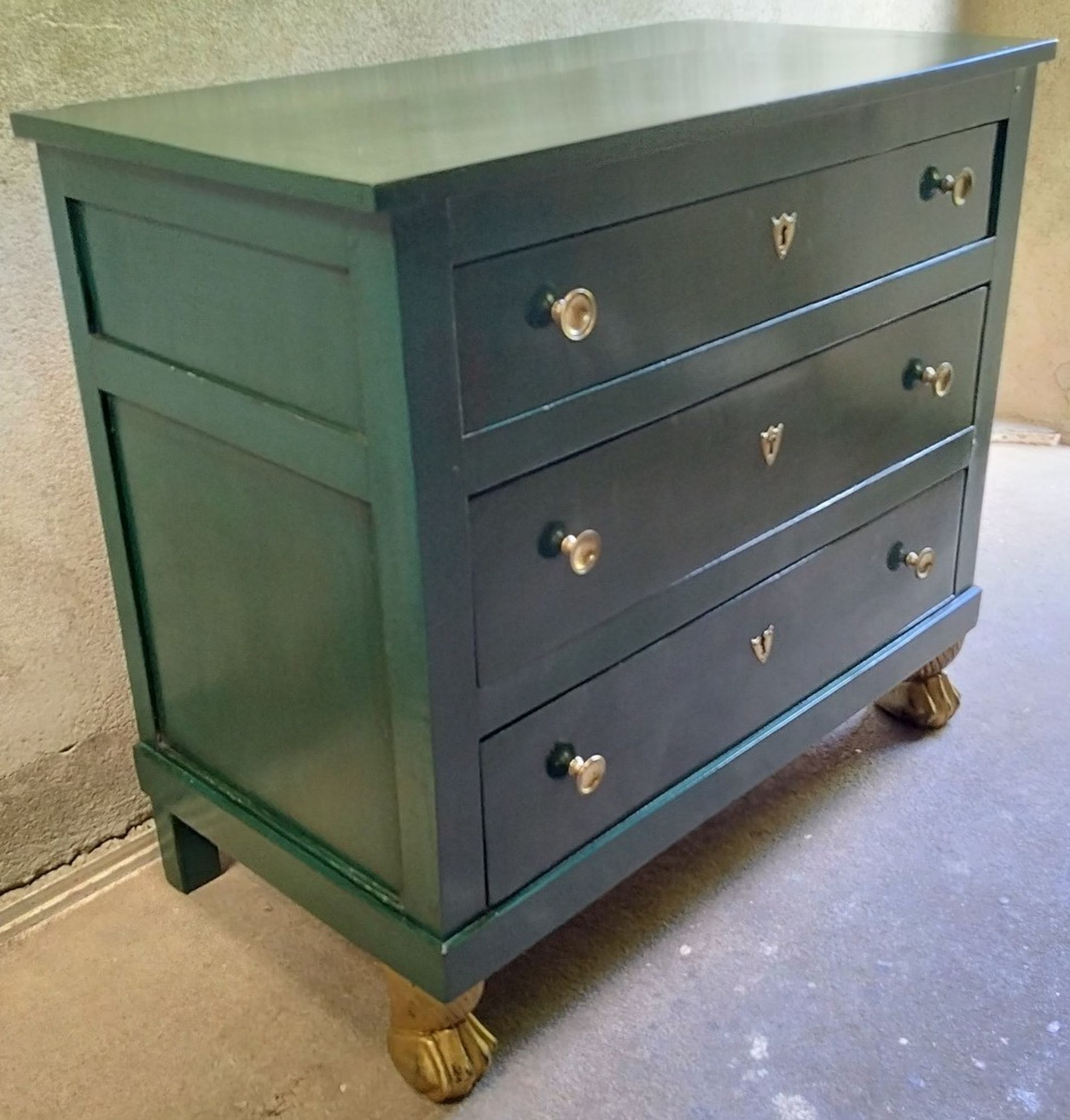 Chest of drawers xixth with green patina