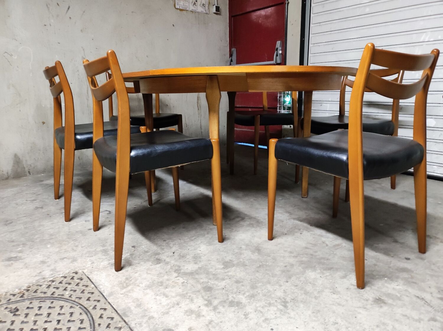 Table ronde scandinave vintage