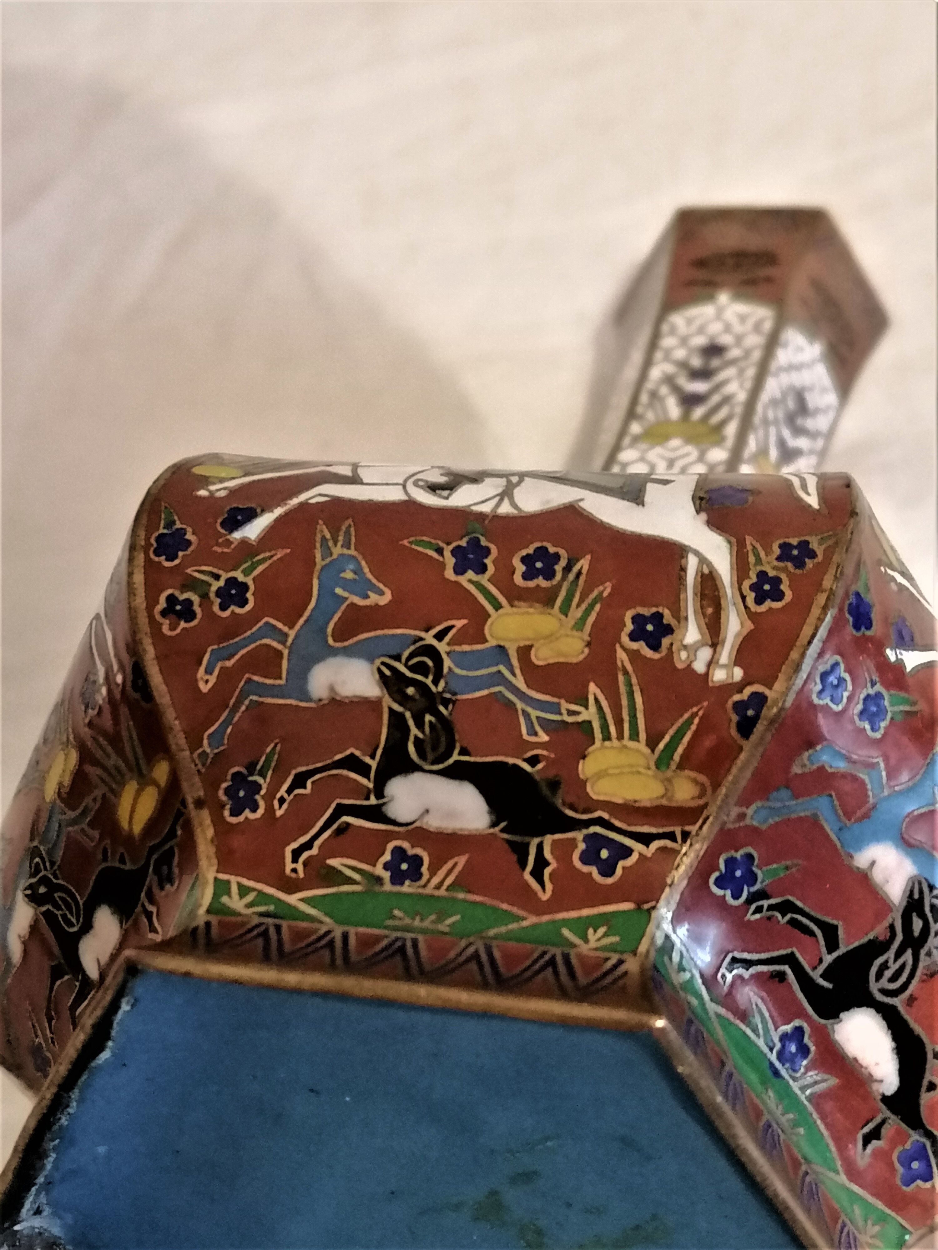 Partitioned Asian vase with Persian decoration. Vintage.