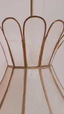 Mother-of-pearl and brass suspension