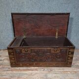 Antique carved wooden chest with gilded brass – Orient / 19th century