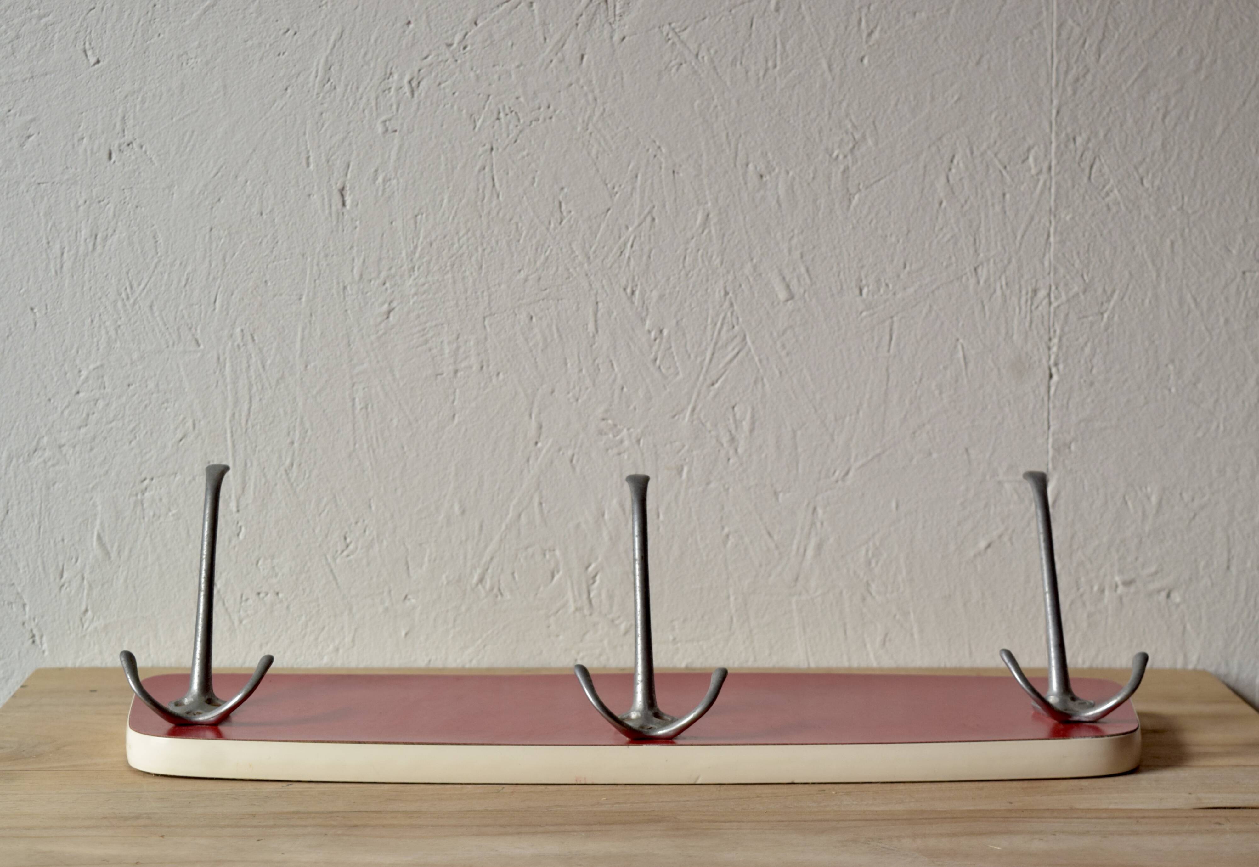 Vintage coat rack in red Formica - triple hook